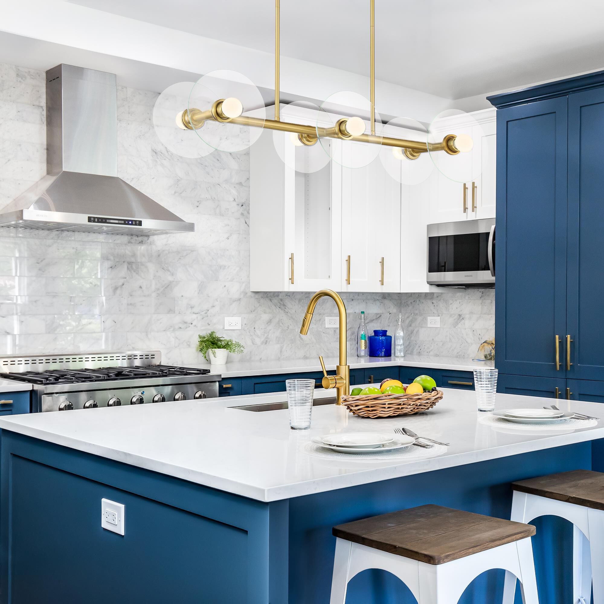 Shown in Brushed Gold finish and Clear glass