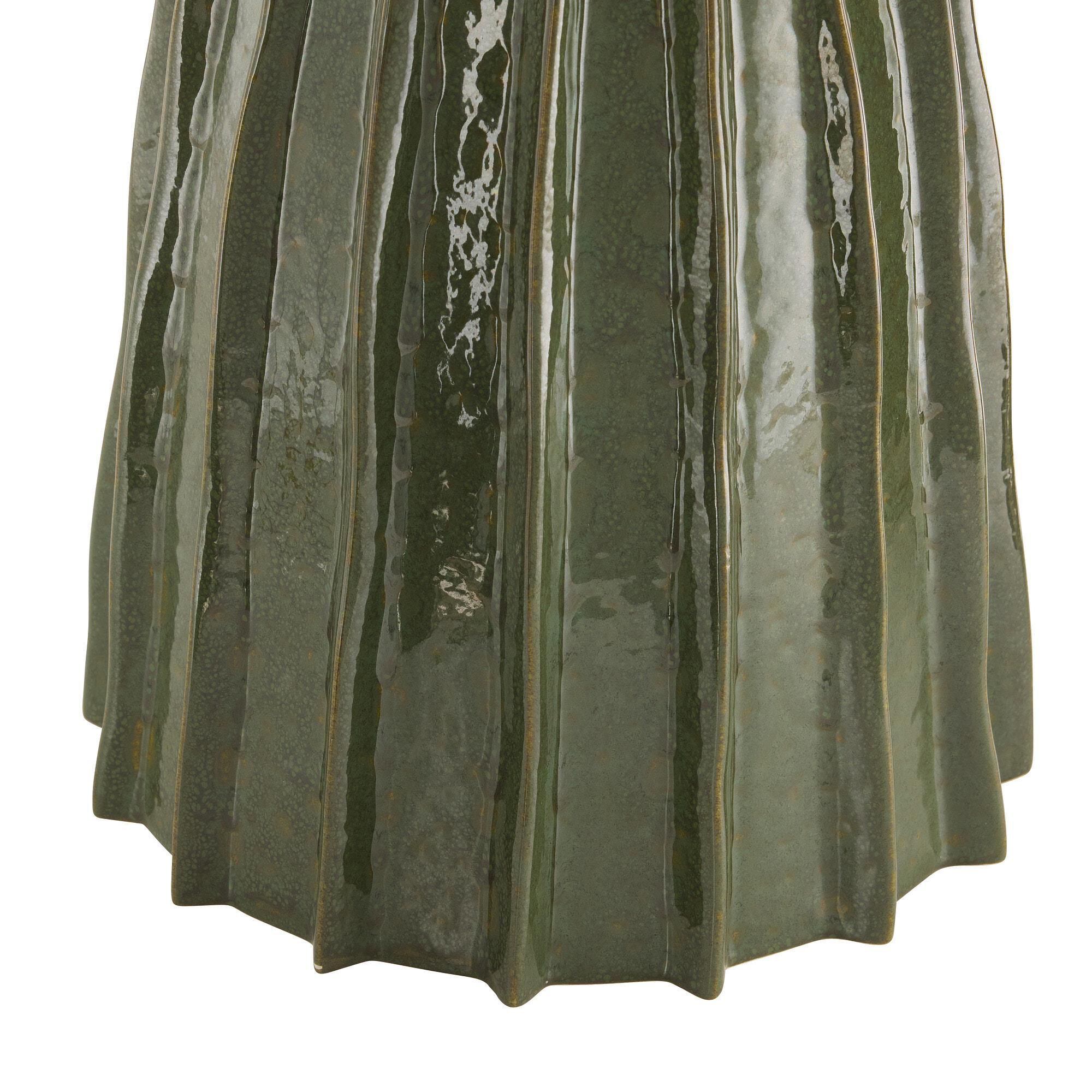 Shown in Dark Green Reactive finish and Off-White shade