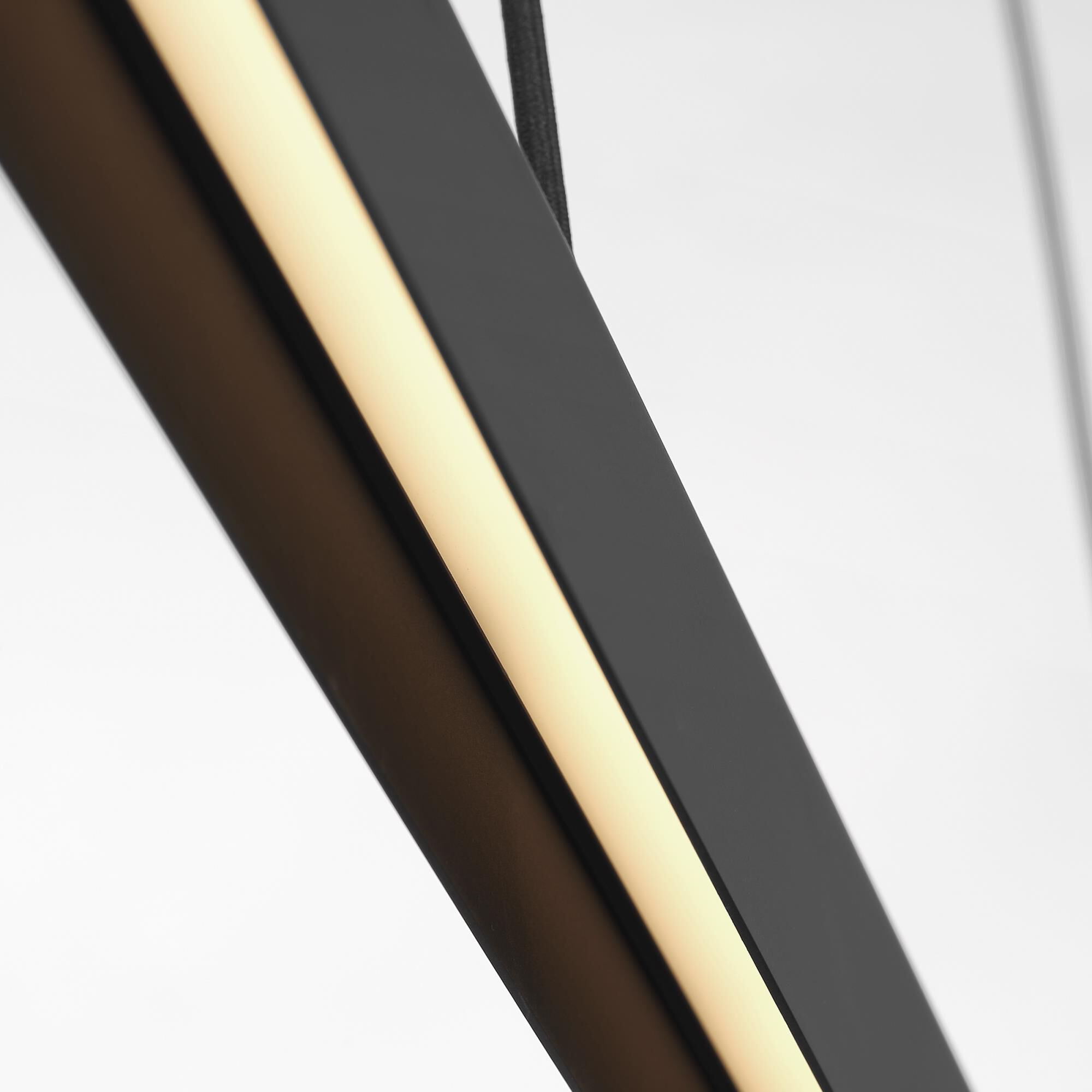 Shown in Nightshade Black finish and Aluminum shade