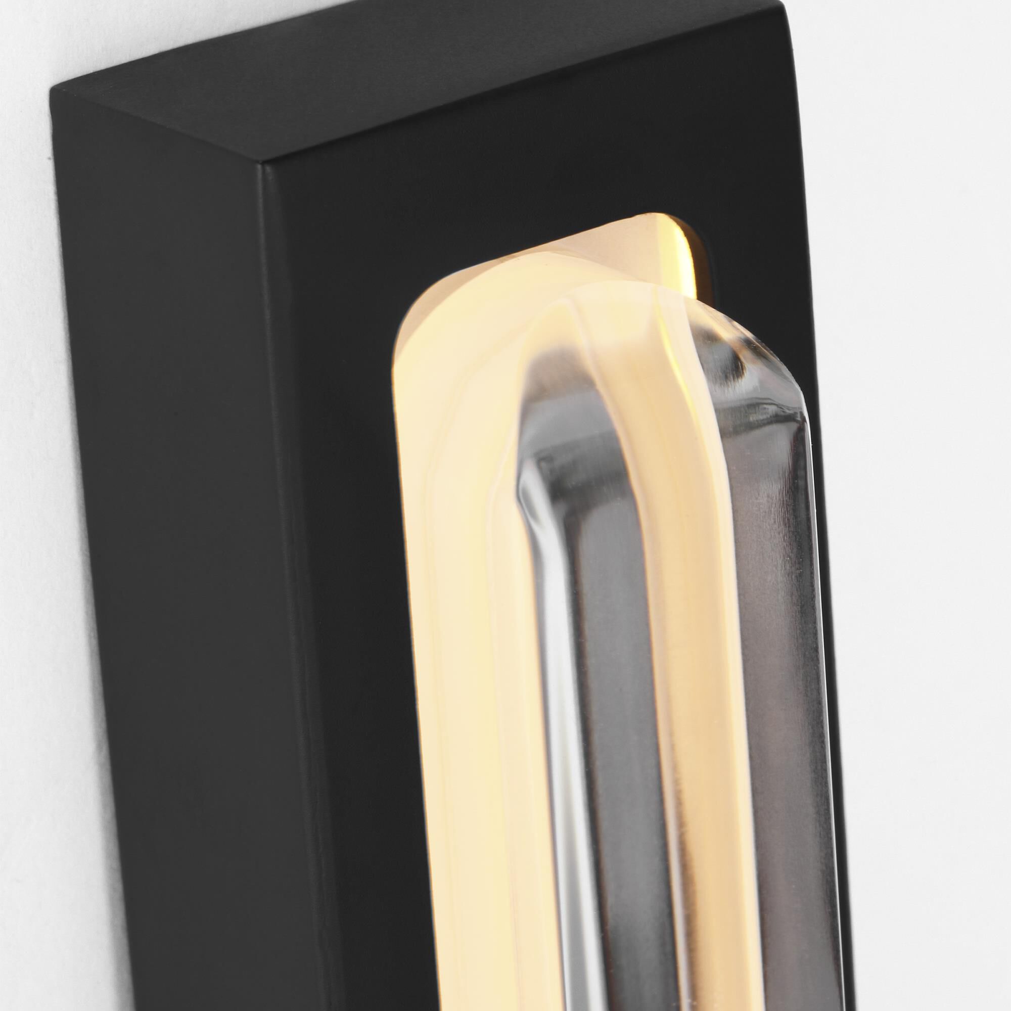 Shown in Nightshade Black finish and Clear Crystal glass