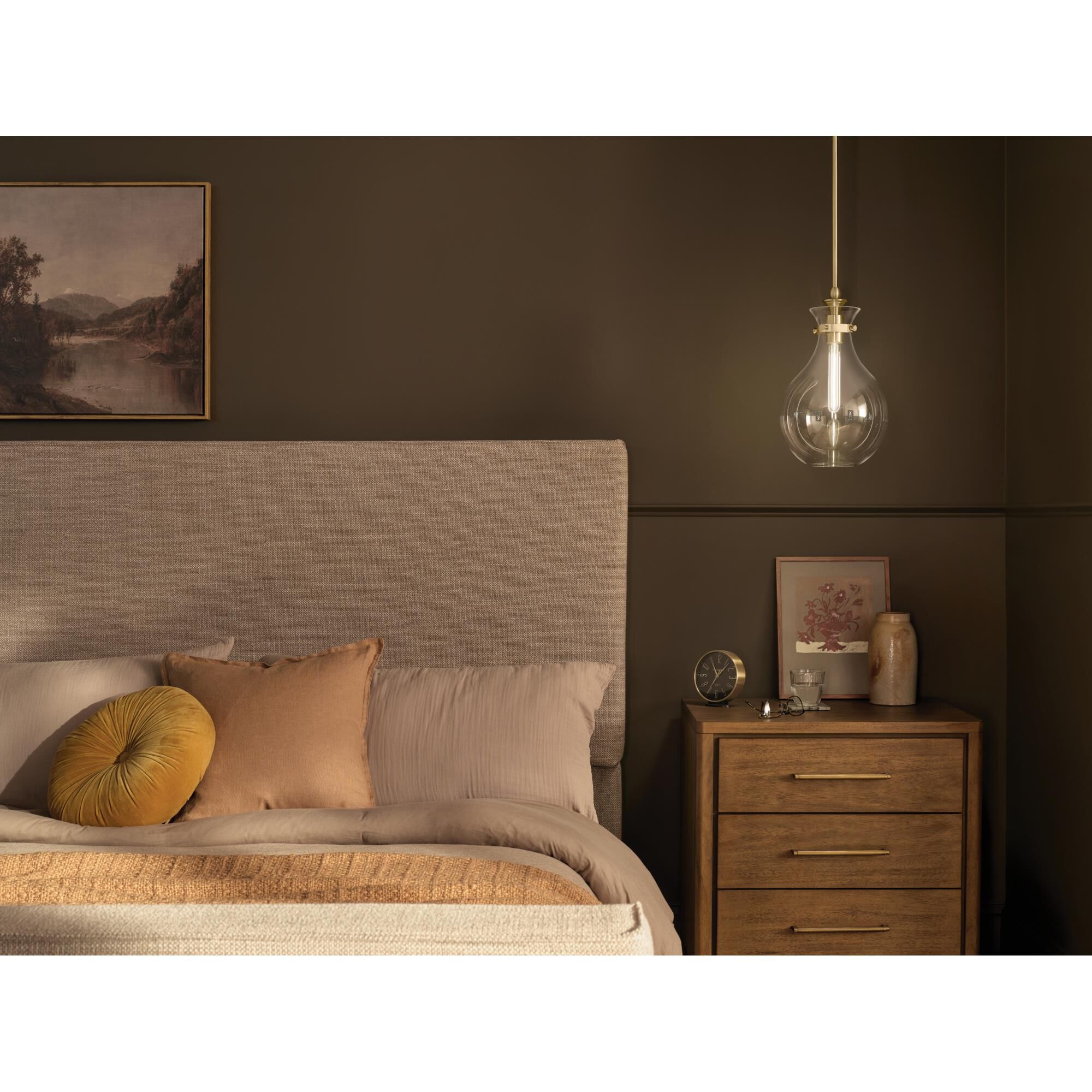 Shown in Champagne Bronze finish and Clear glass