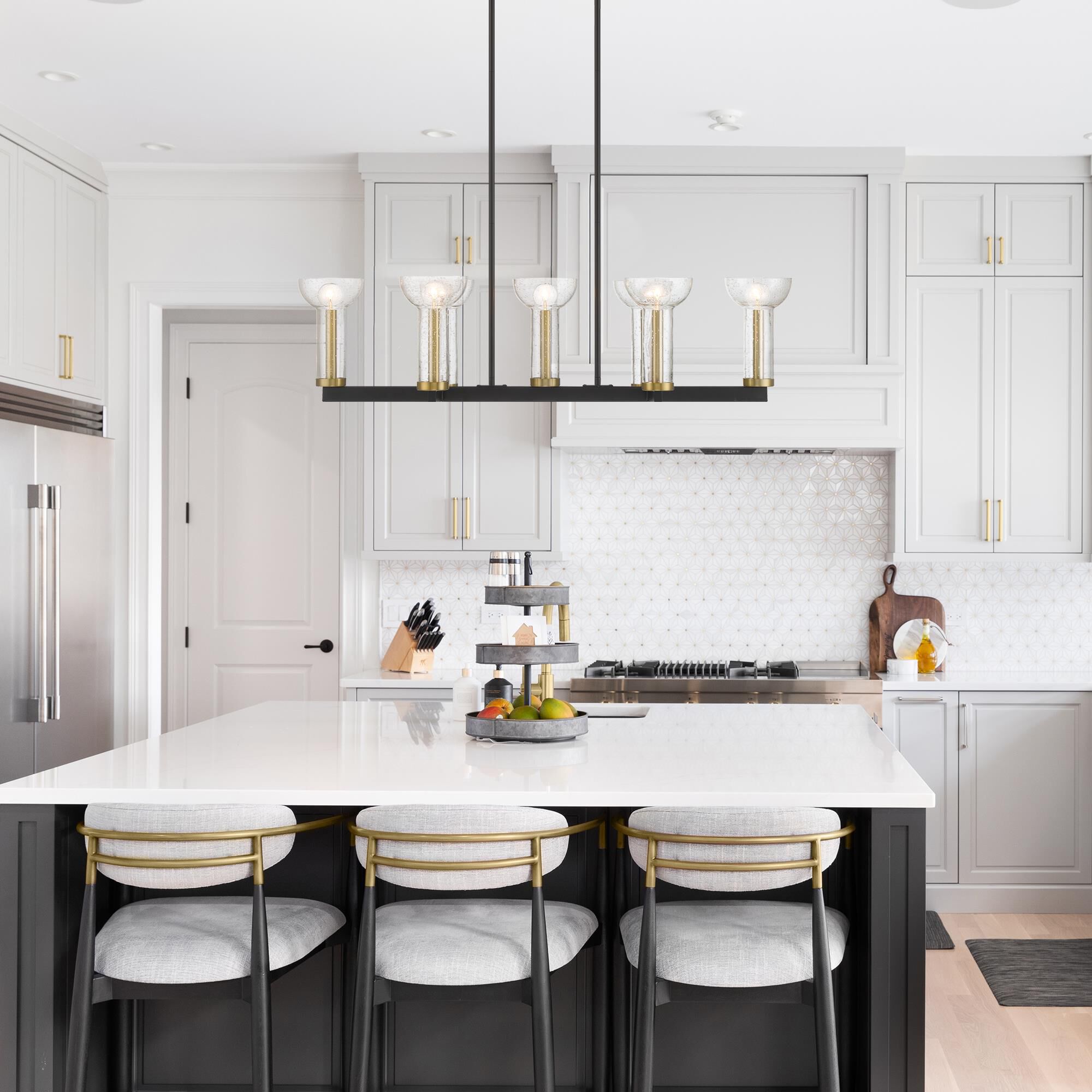 Shown in Matte Black finish and Clear Seedy glass