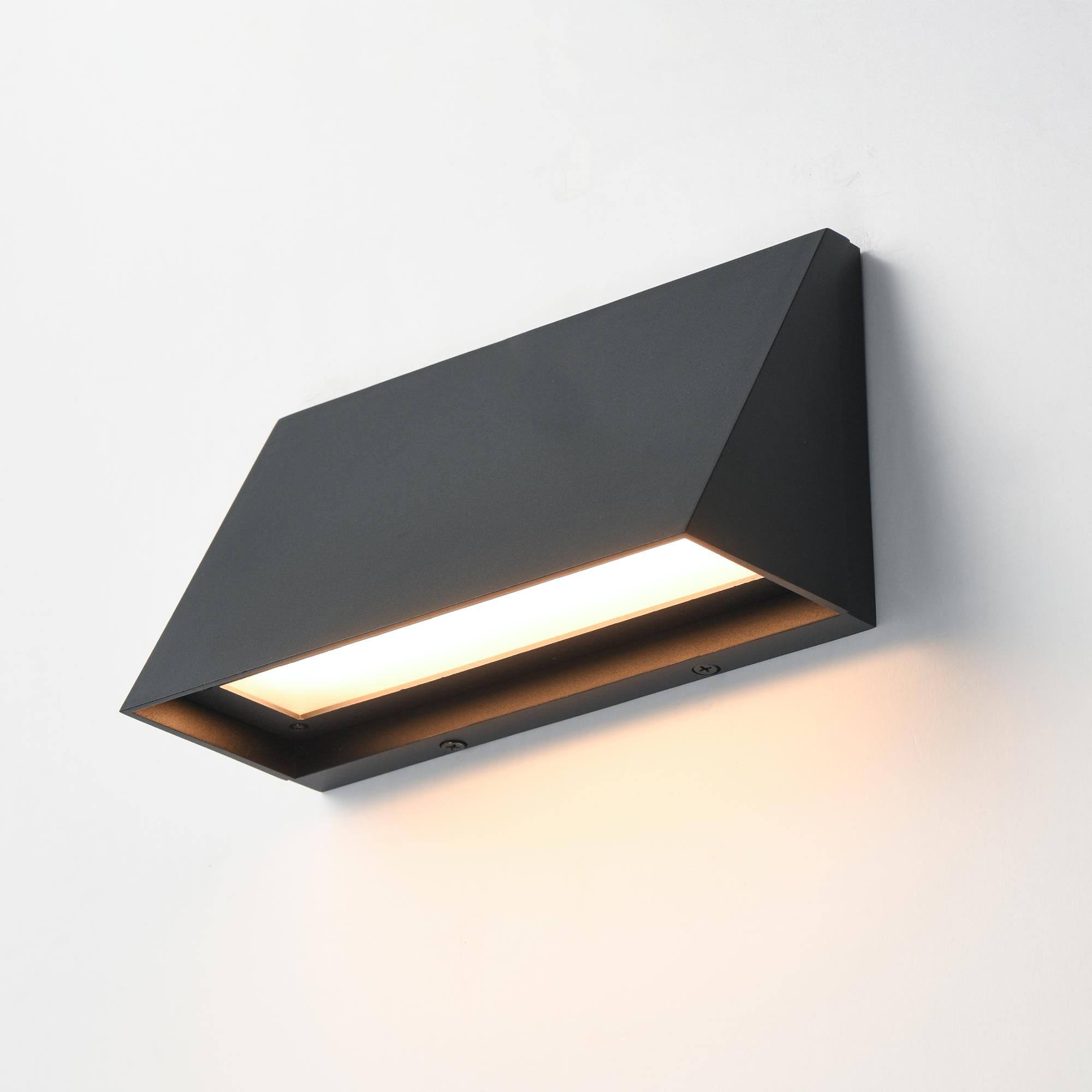 Pathfinder 5 Inch Outdoor Wall Light by Maxim Lighting