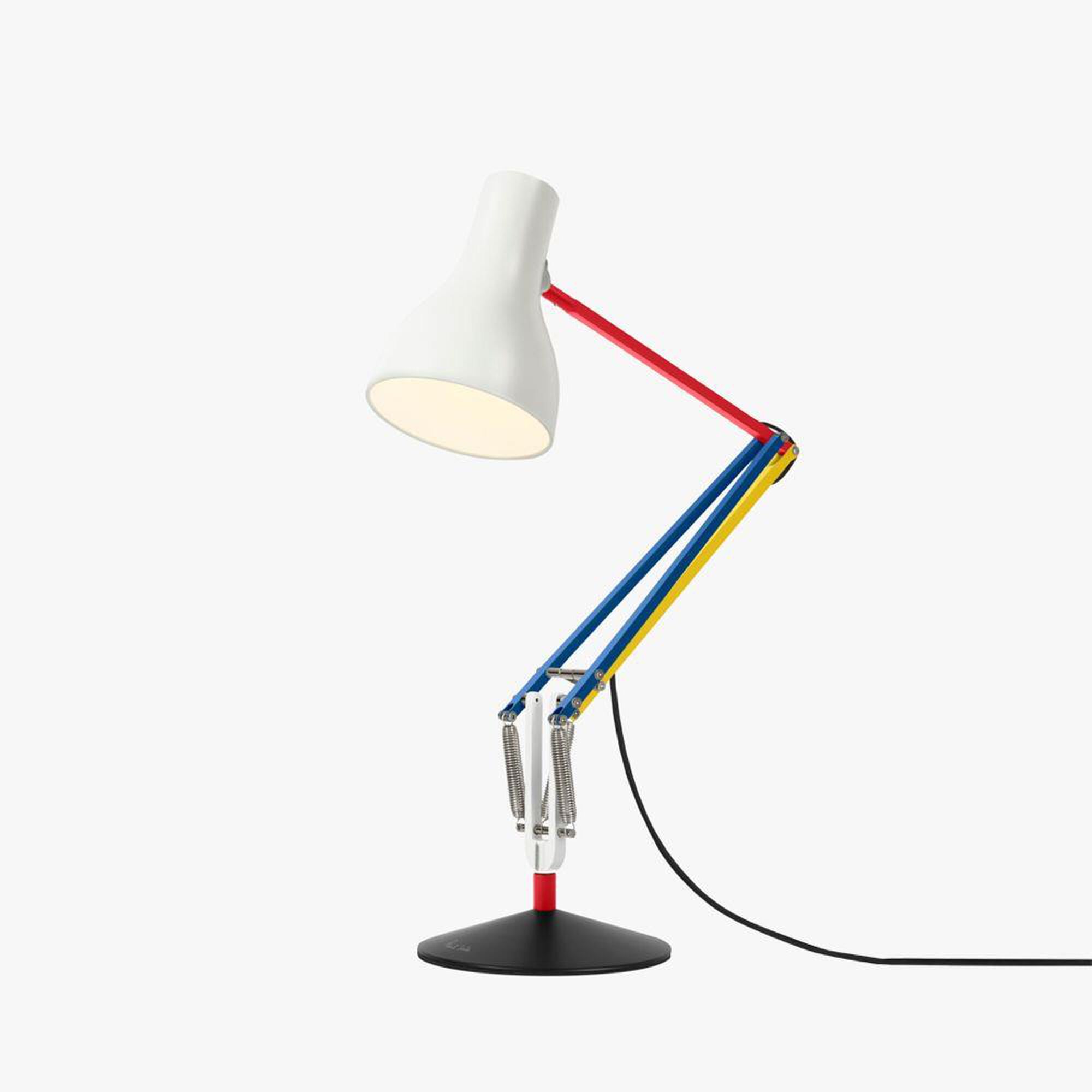 Shown in Edition 3 Multi finish and Aluminum shade