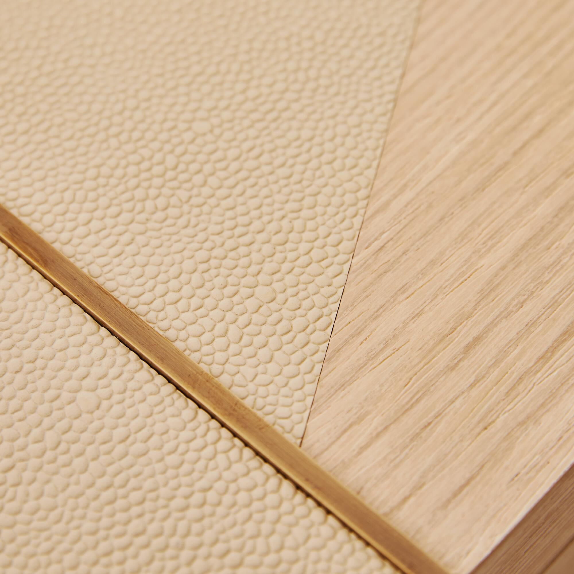 Shown in Blonde finish