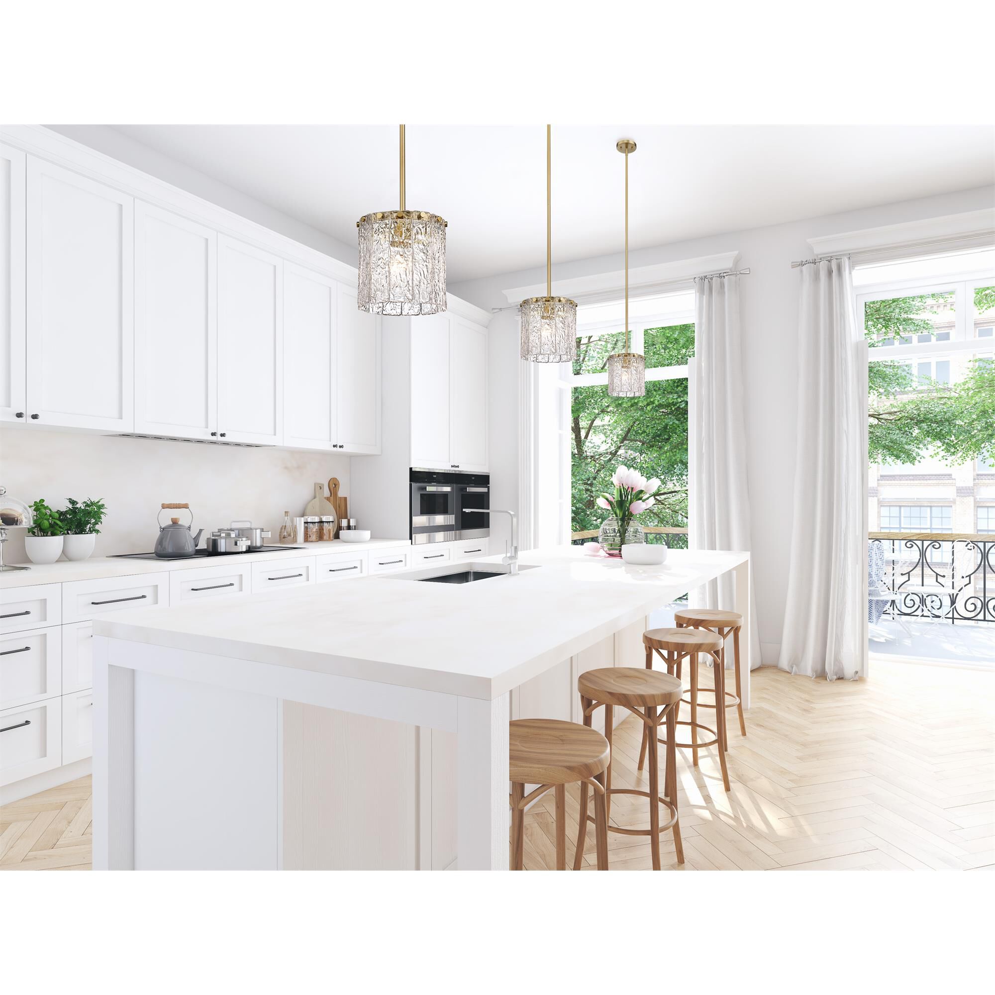 Shown in Modern Gold finish and Clear glass