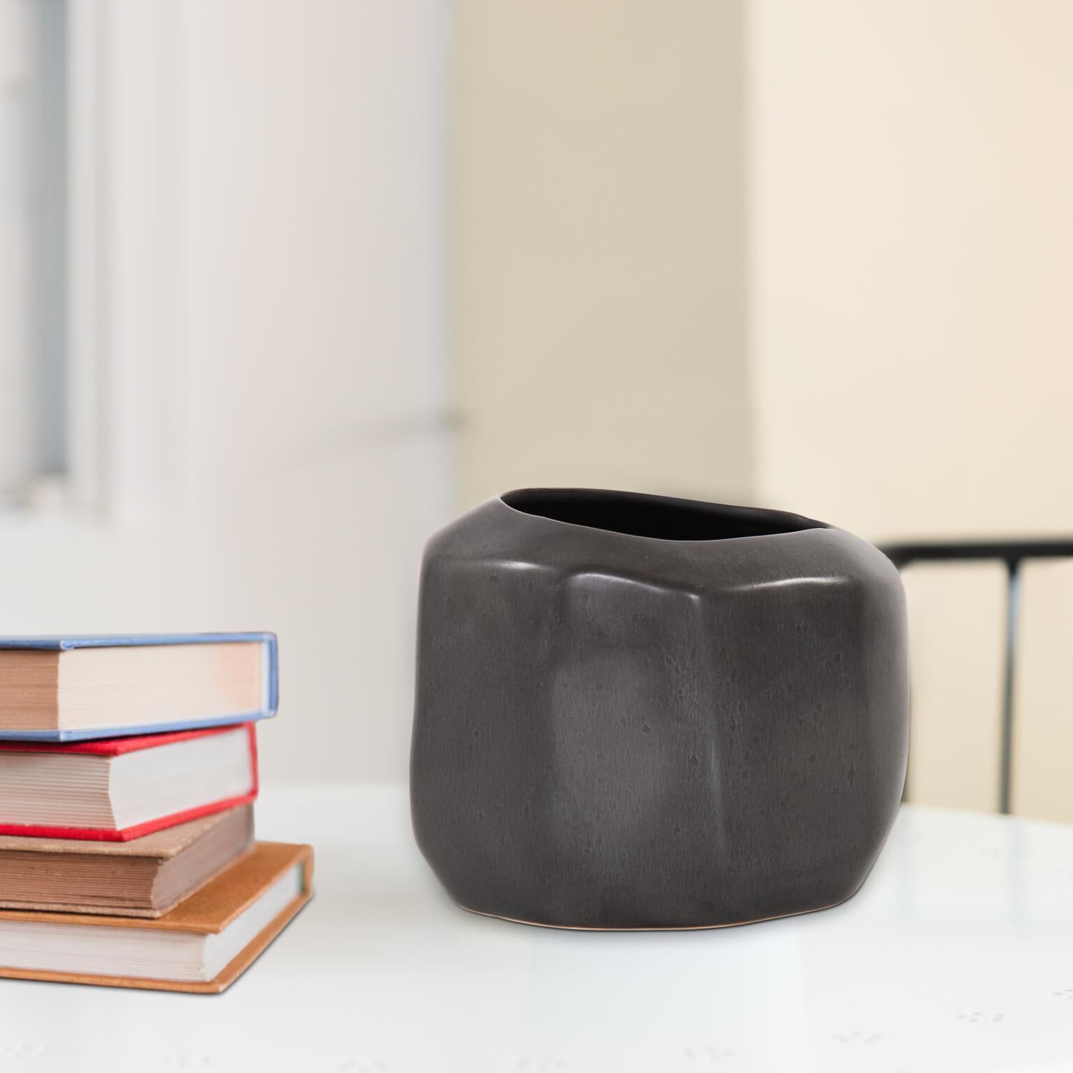 Alamo Vase-Urn by Howard Elliott Collection