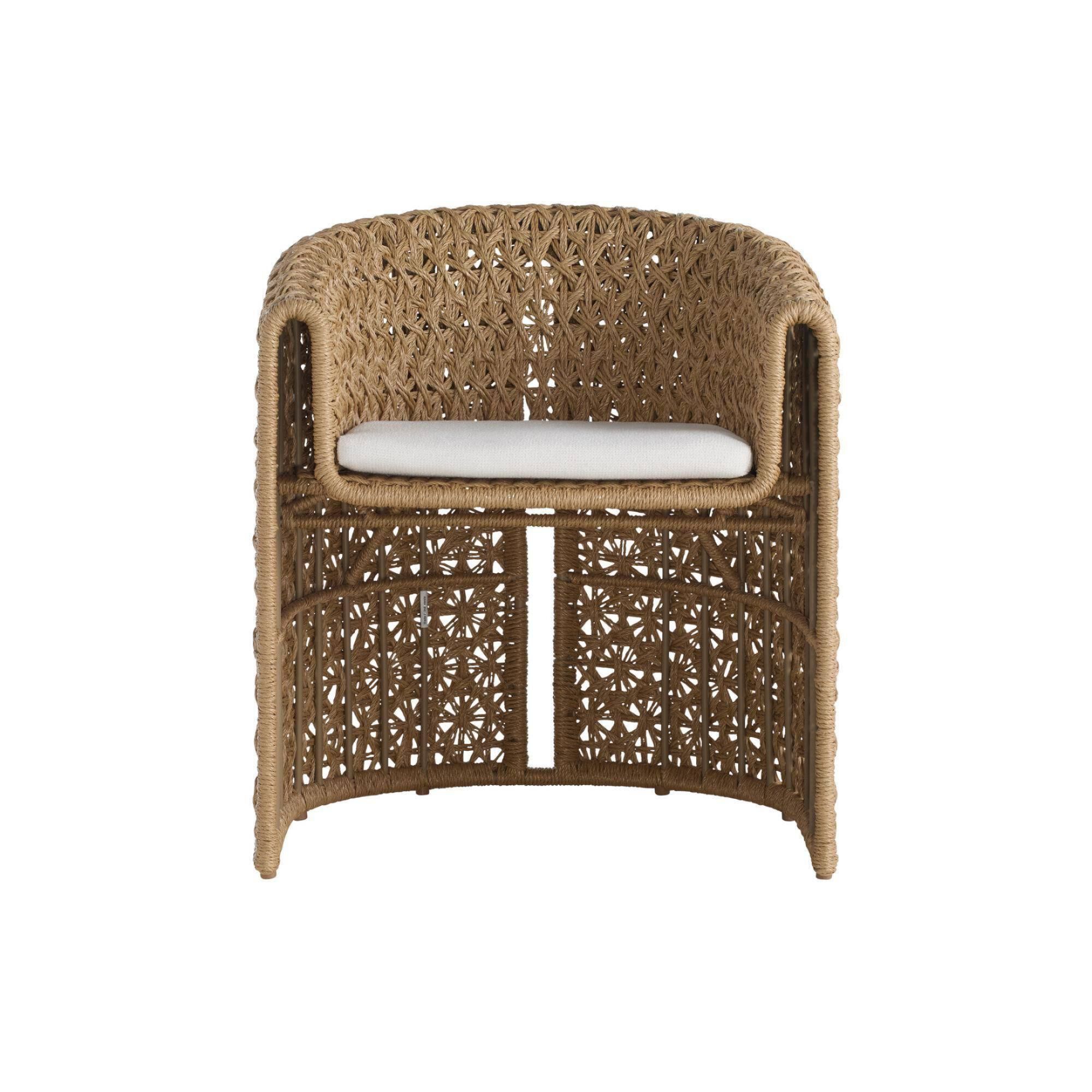 Shown in Pearl and Tan finish