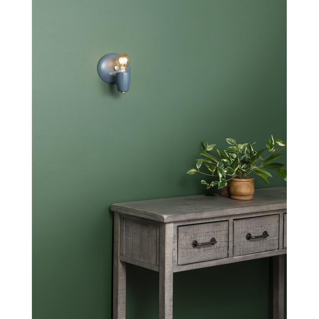 Shown in Midnight Sky finish