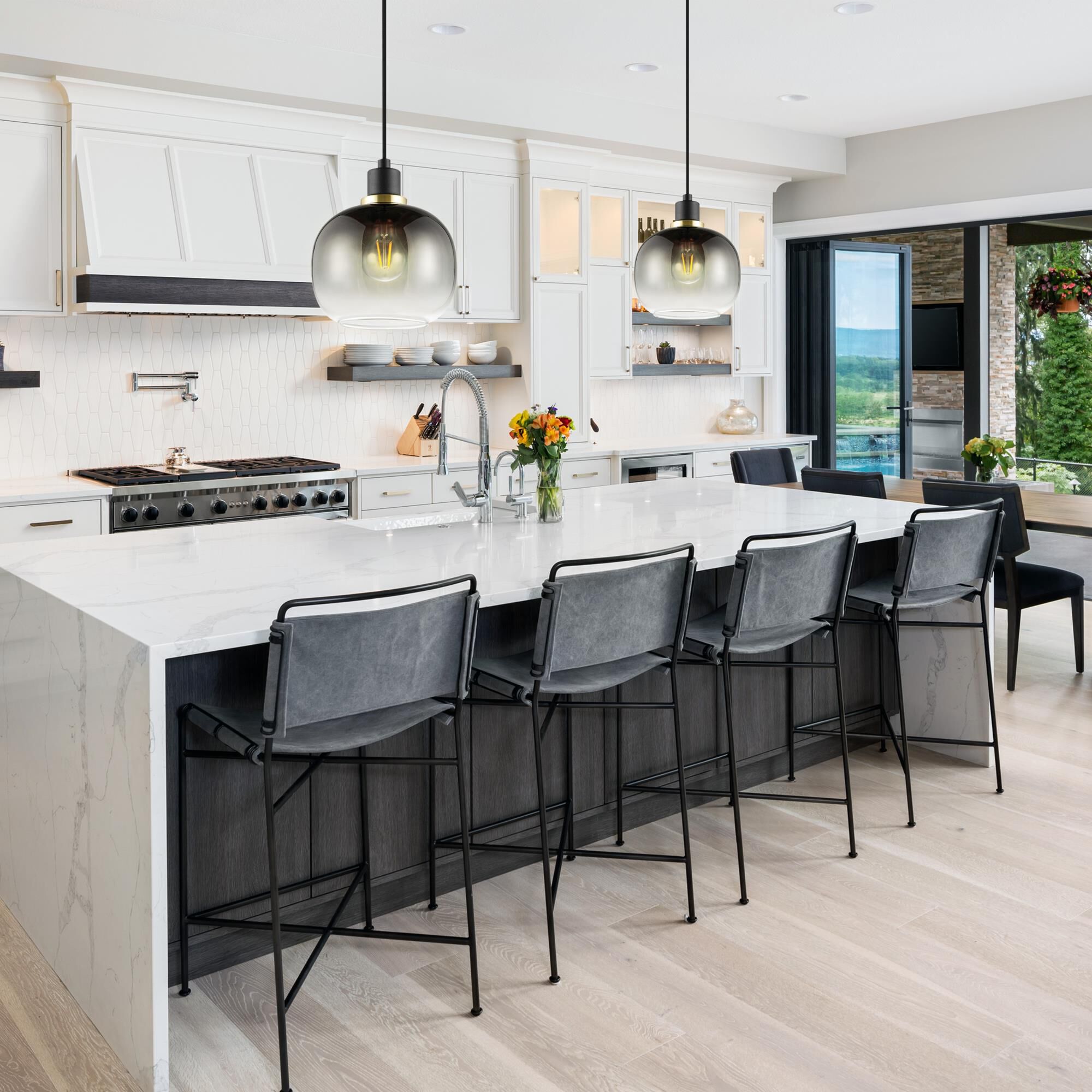 Shown in Structured Black finish and Vaporized Black shade