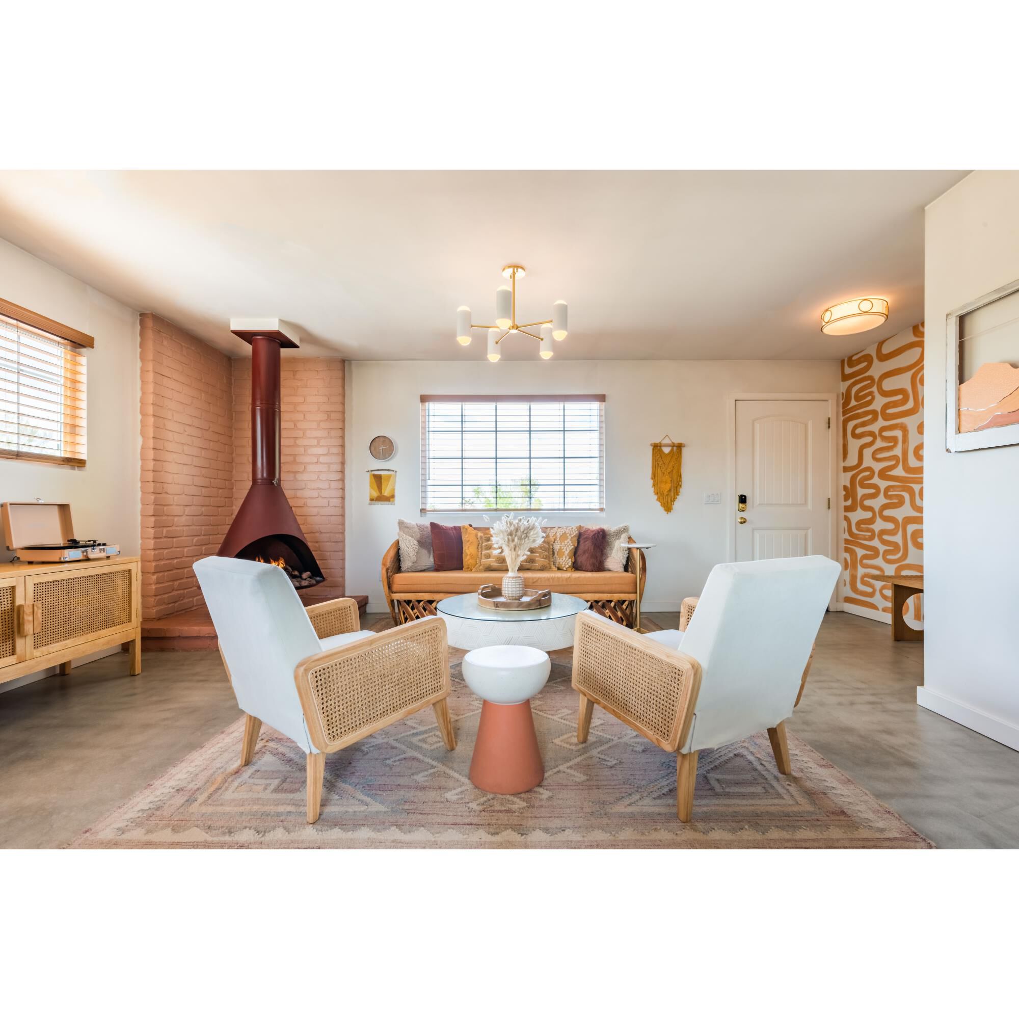 Shown in Aged Brass And Soft White Combo finish