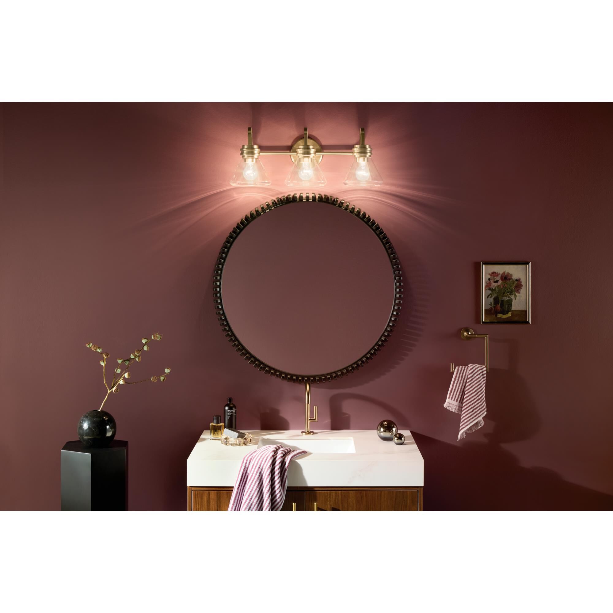 Shown in Champagne Bronze finish and Clear glass