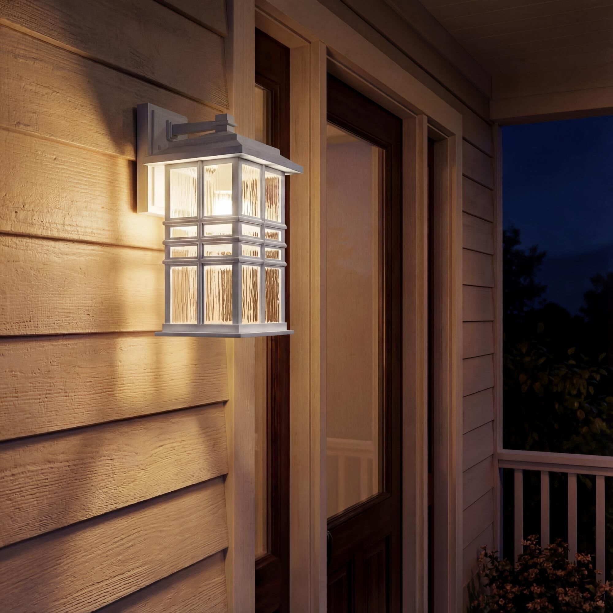 Shown in White finish and Clear Hammered glass