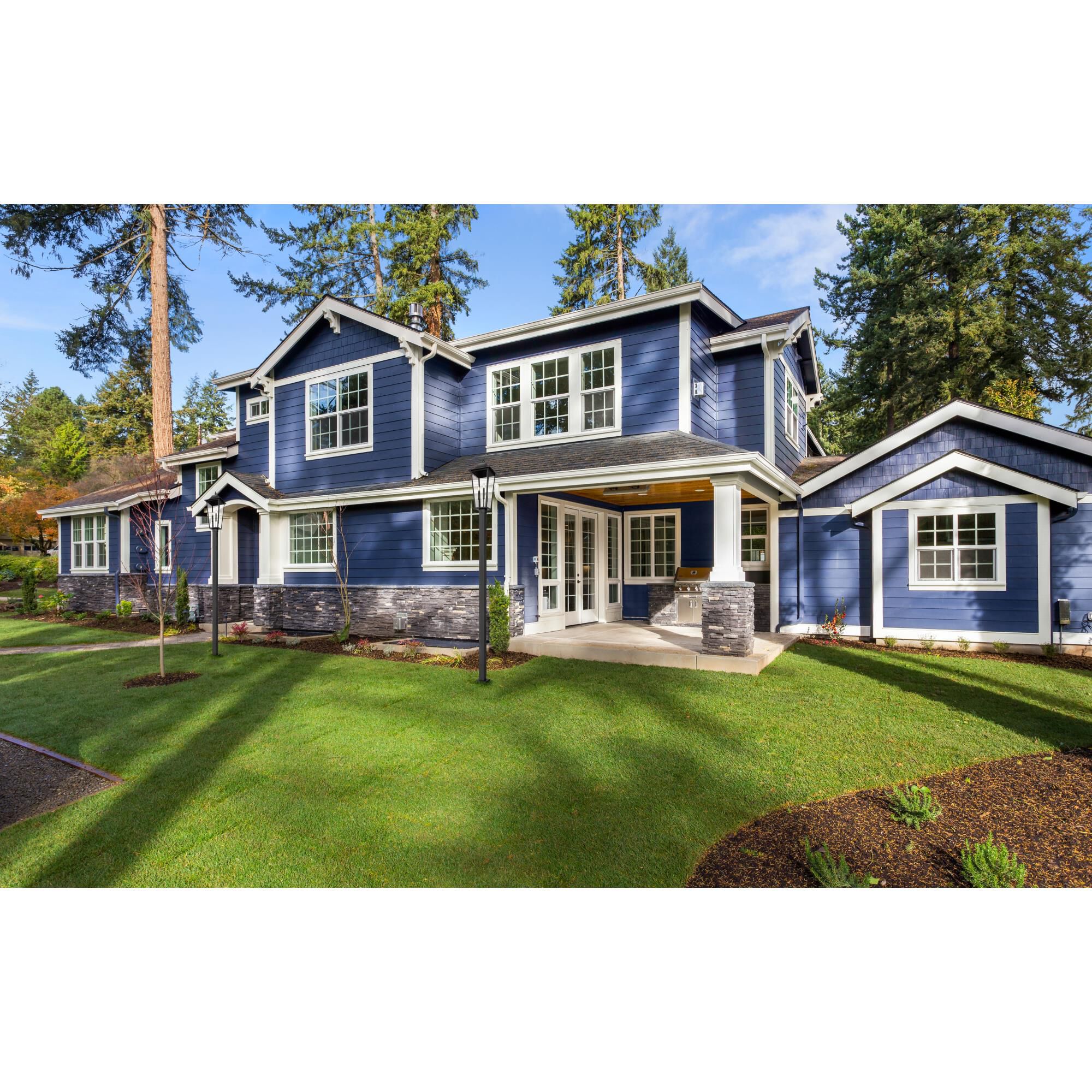 Shown in Black finish and Clear Beveled glass and Clear Beveled shade