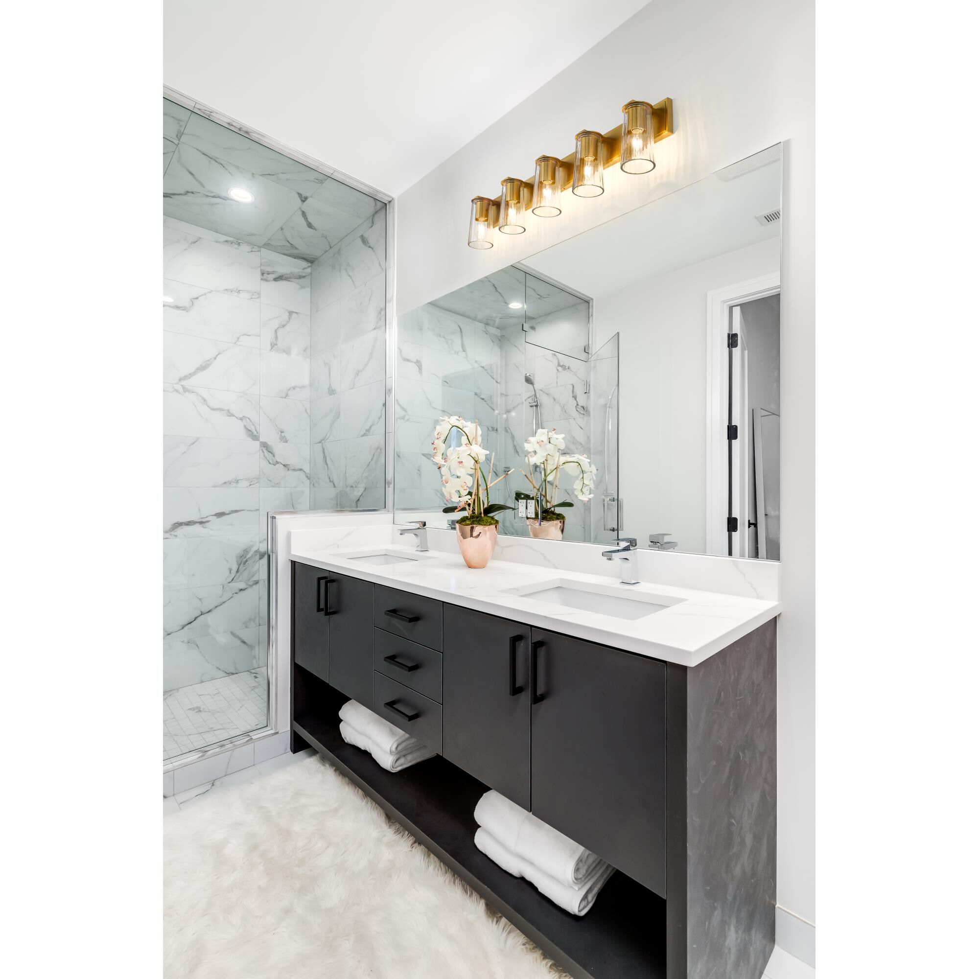 Shown in Modern Gold finish and Clear glass and Clear shade