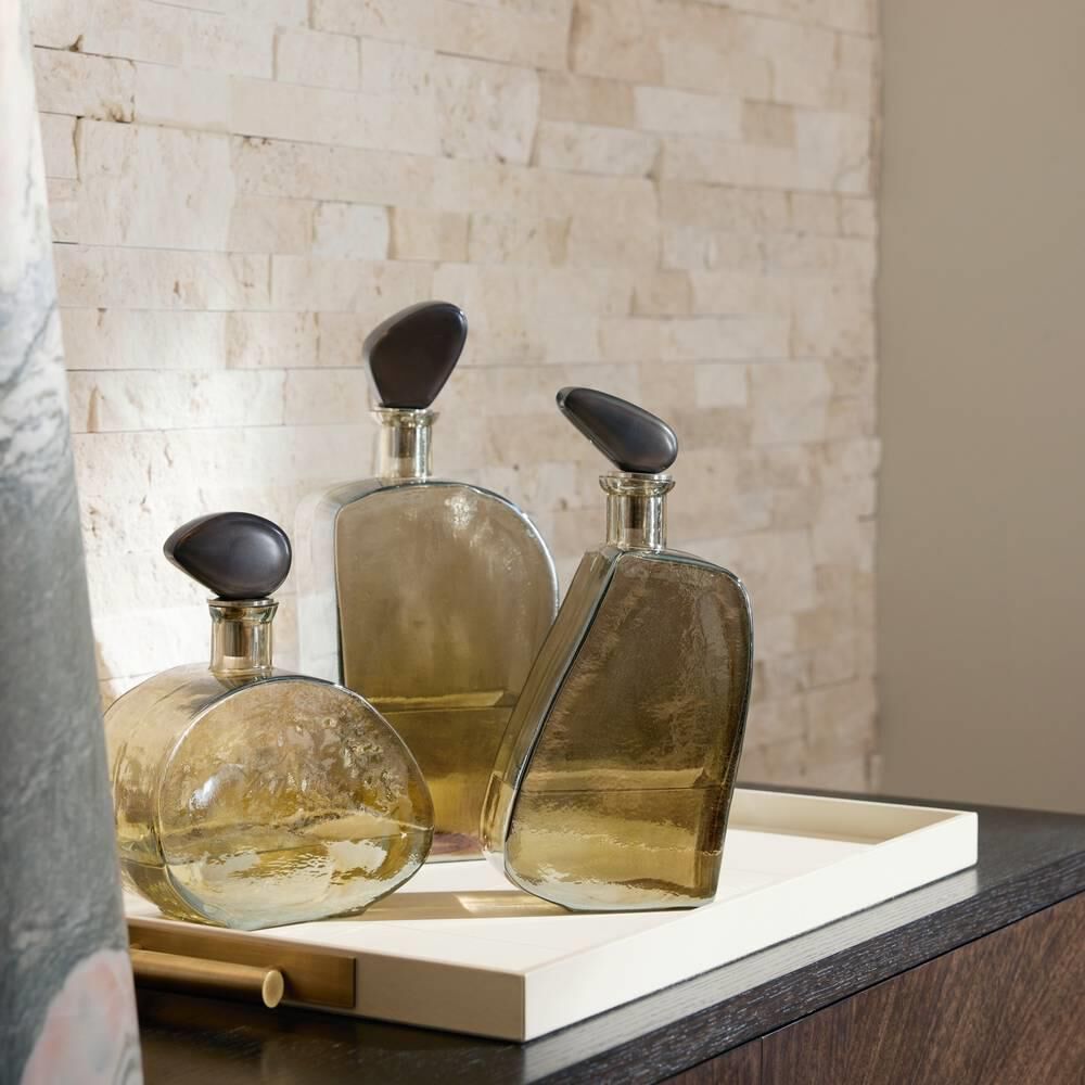 Shown in Smoke Luster finish