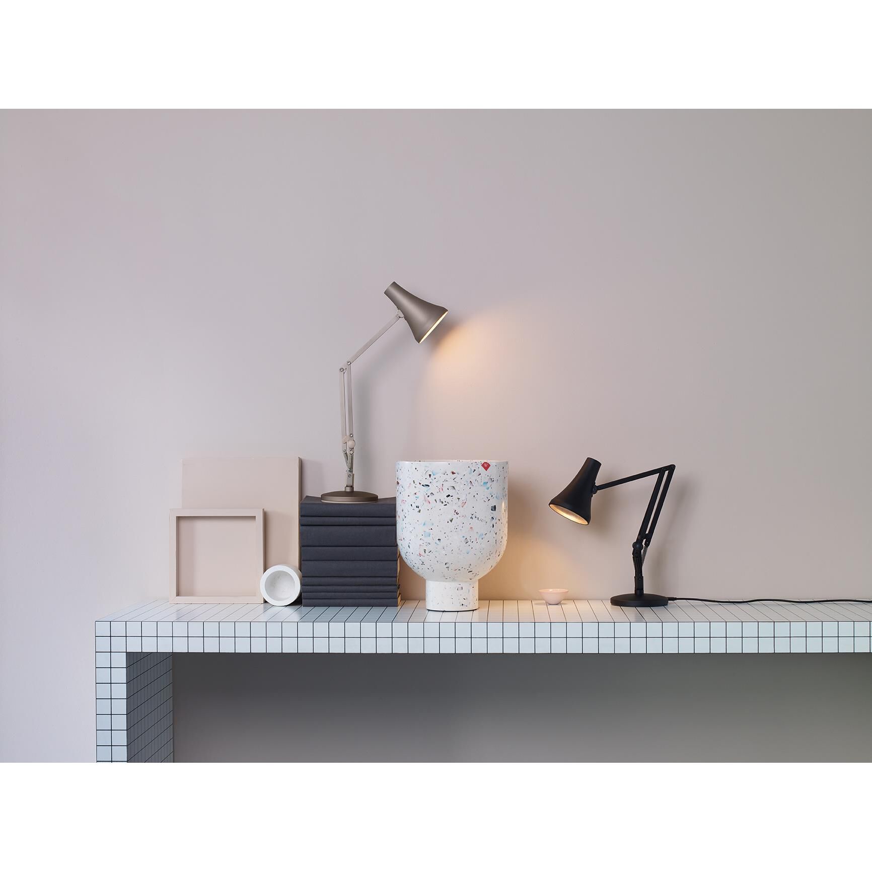 Shown in Carbon Black and Black finish and Aluminum shade