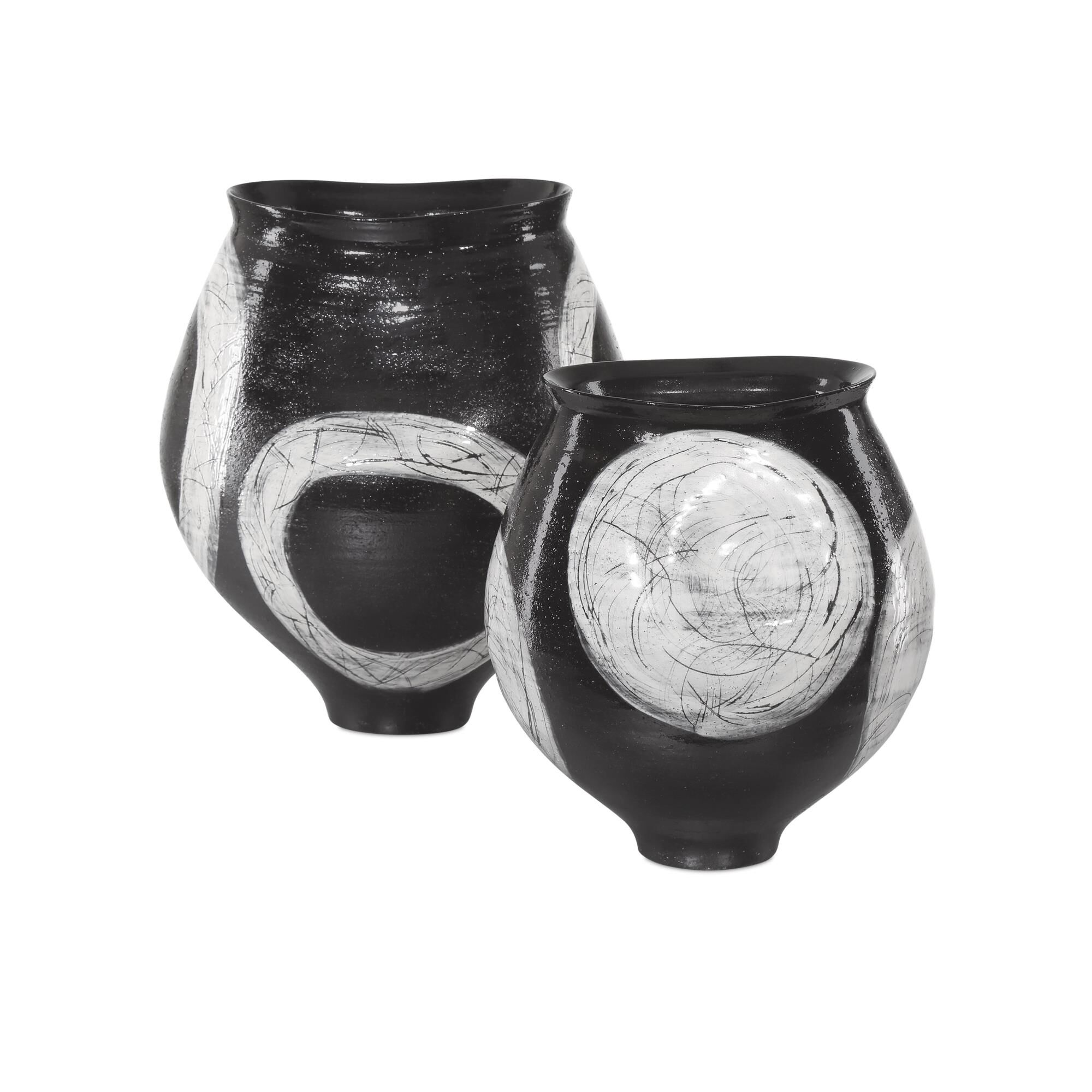 Nakamura Vase-Urn by Currey and Company