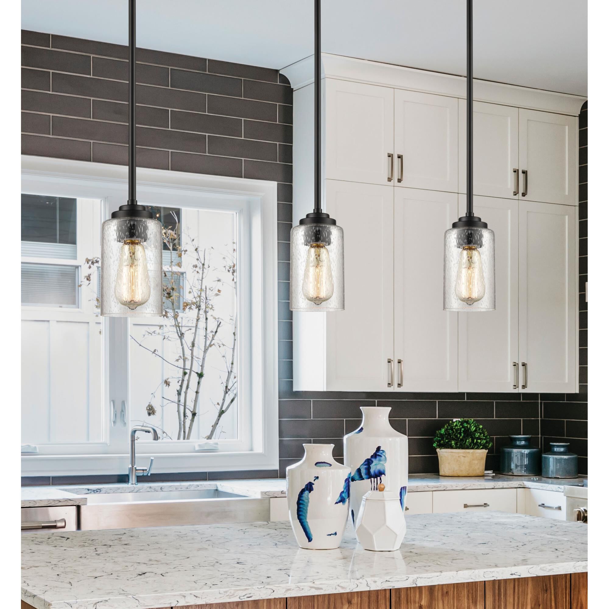 Shown in Matte Black finish and Clear Seeded glass