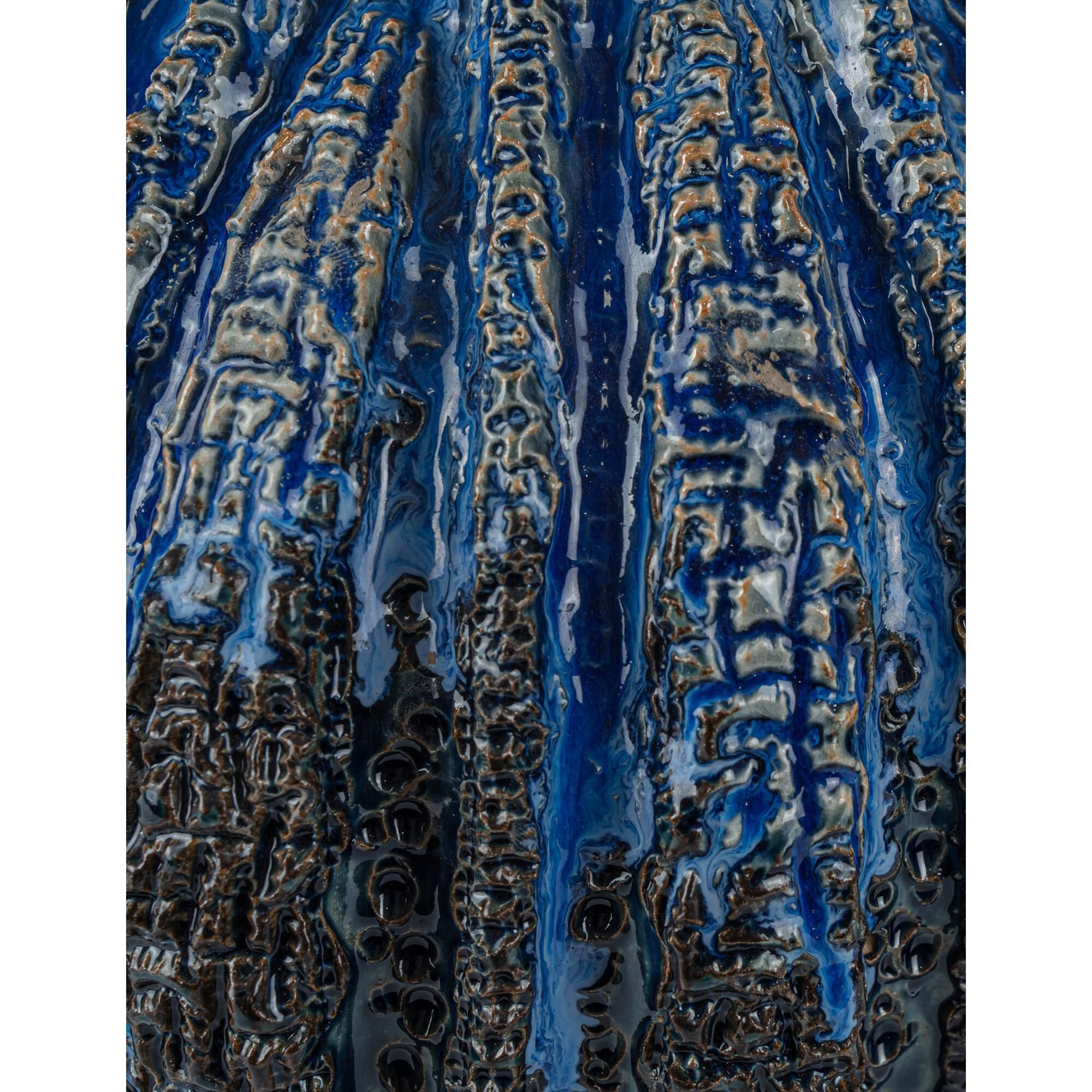 Shown in Reactive Dark Blue finish