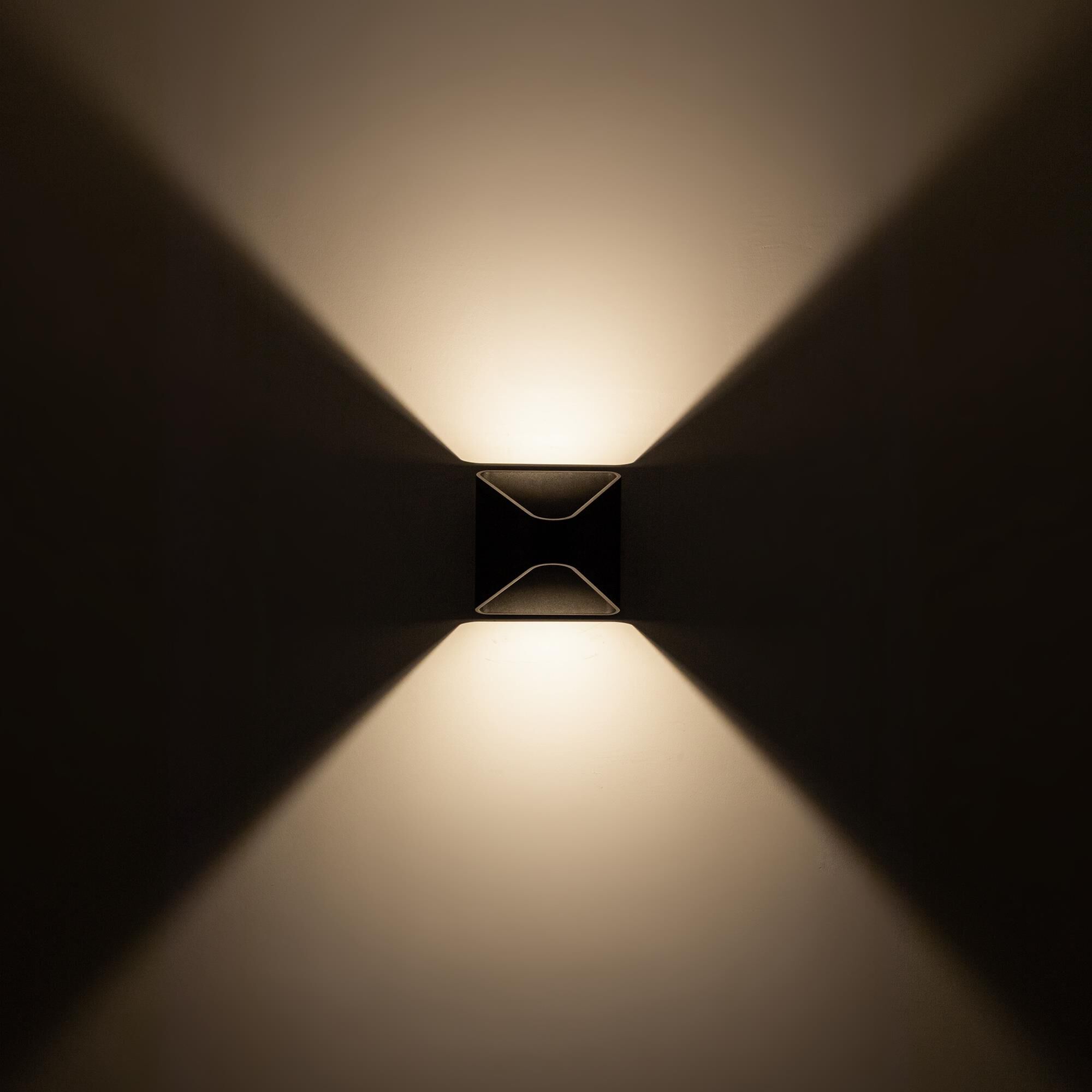 Shown in Black finish and Clear glass