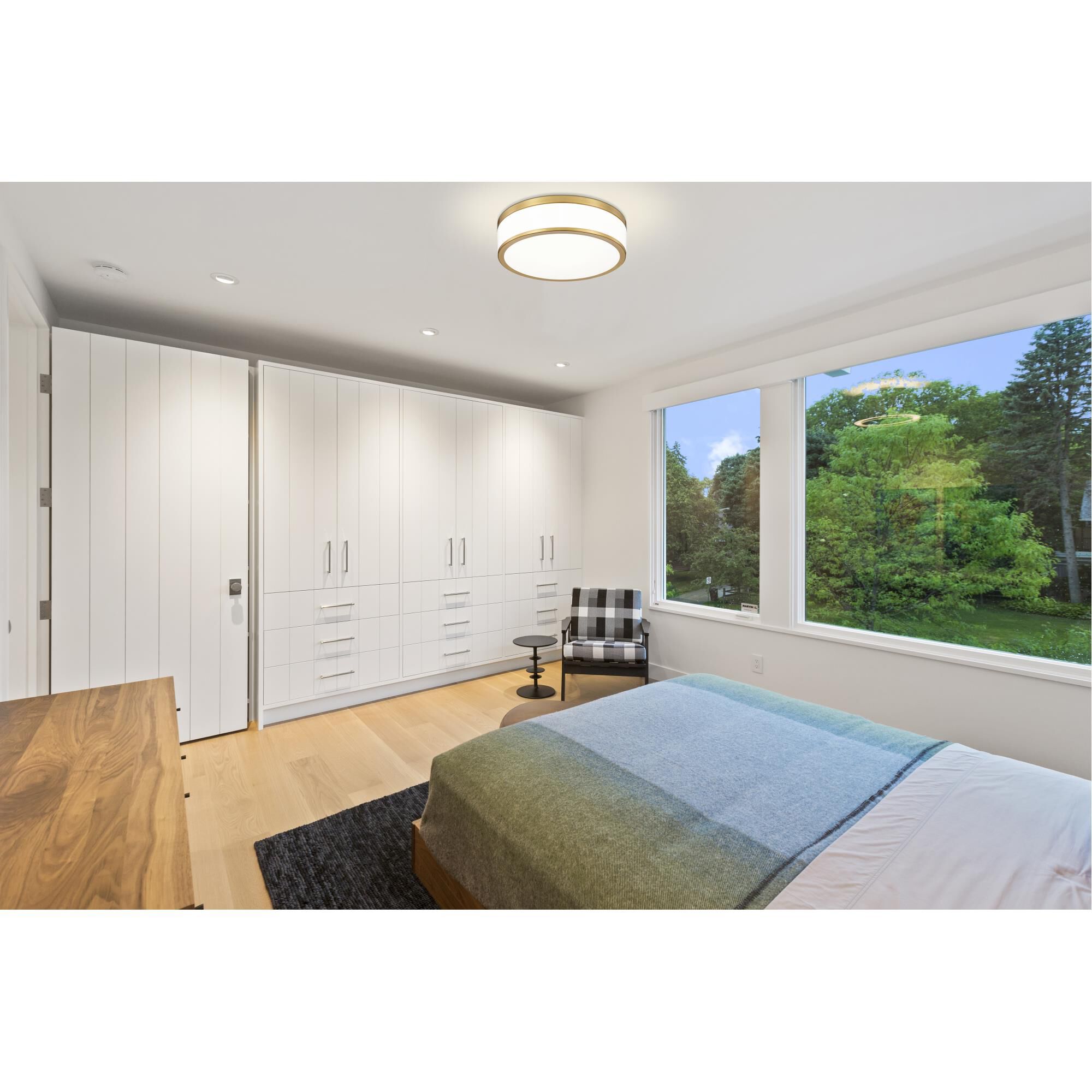 Shown in Modern Gold finish and Frosted glass and Frosted shade