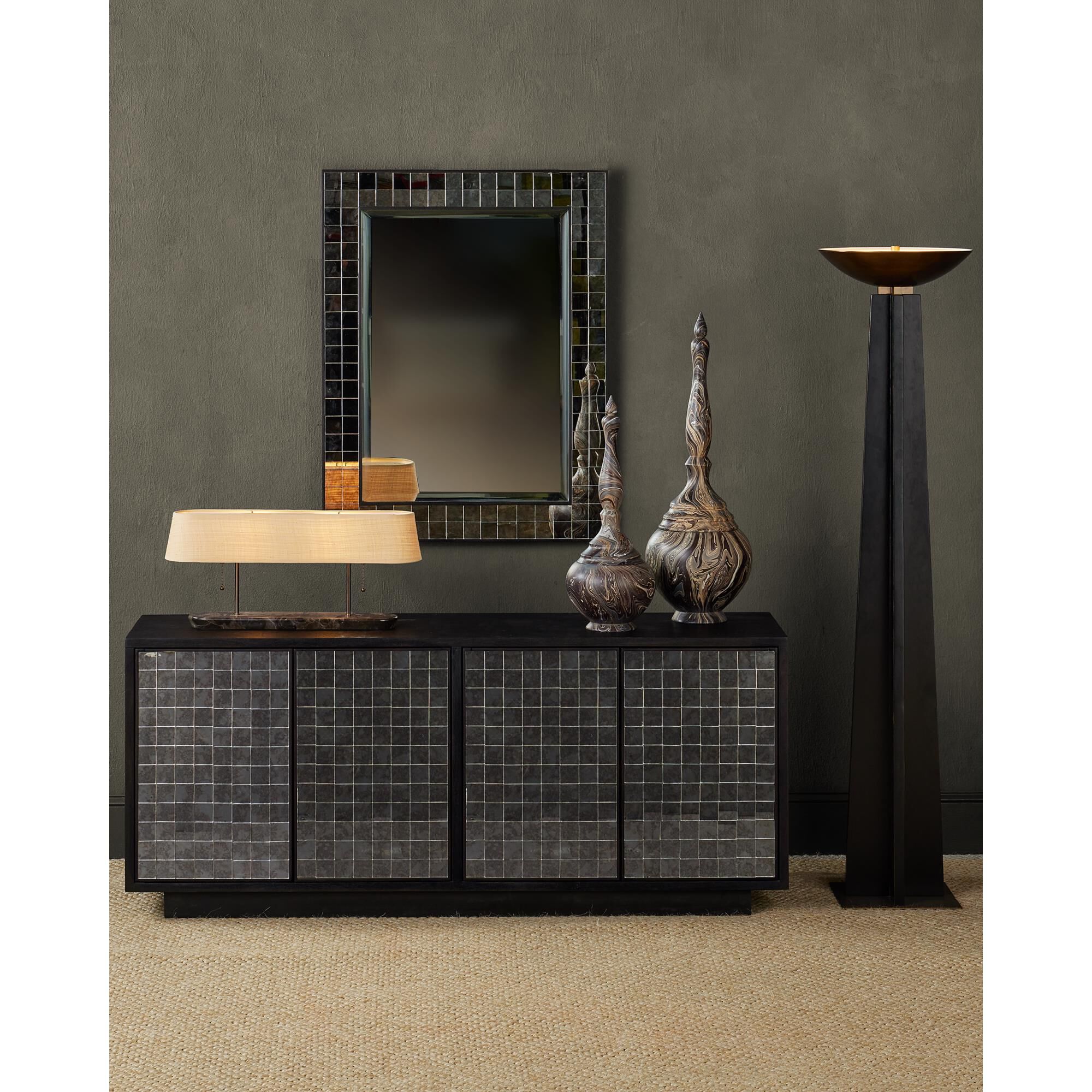 Shown in Black and Antique Brass finish and Antique Brass/Metal shade