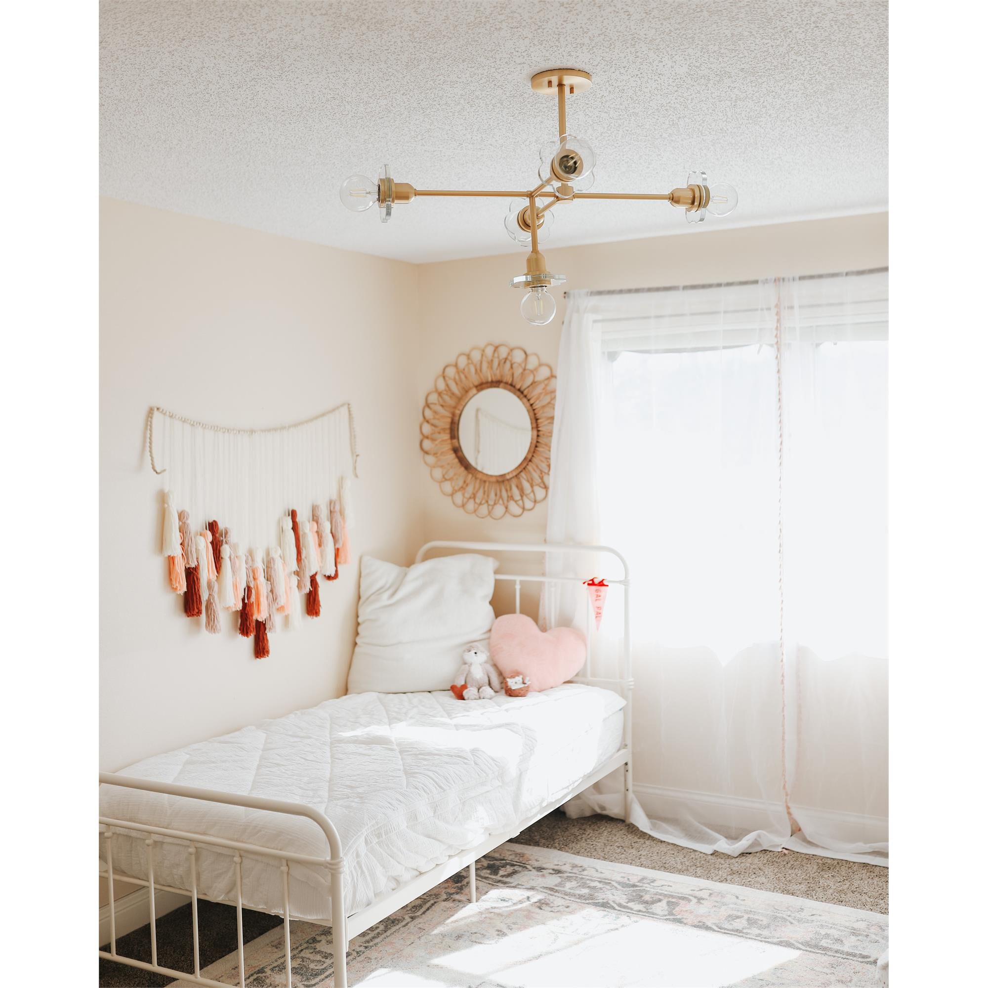 Alexa Medium Chandelier,