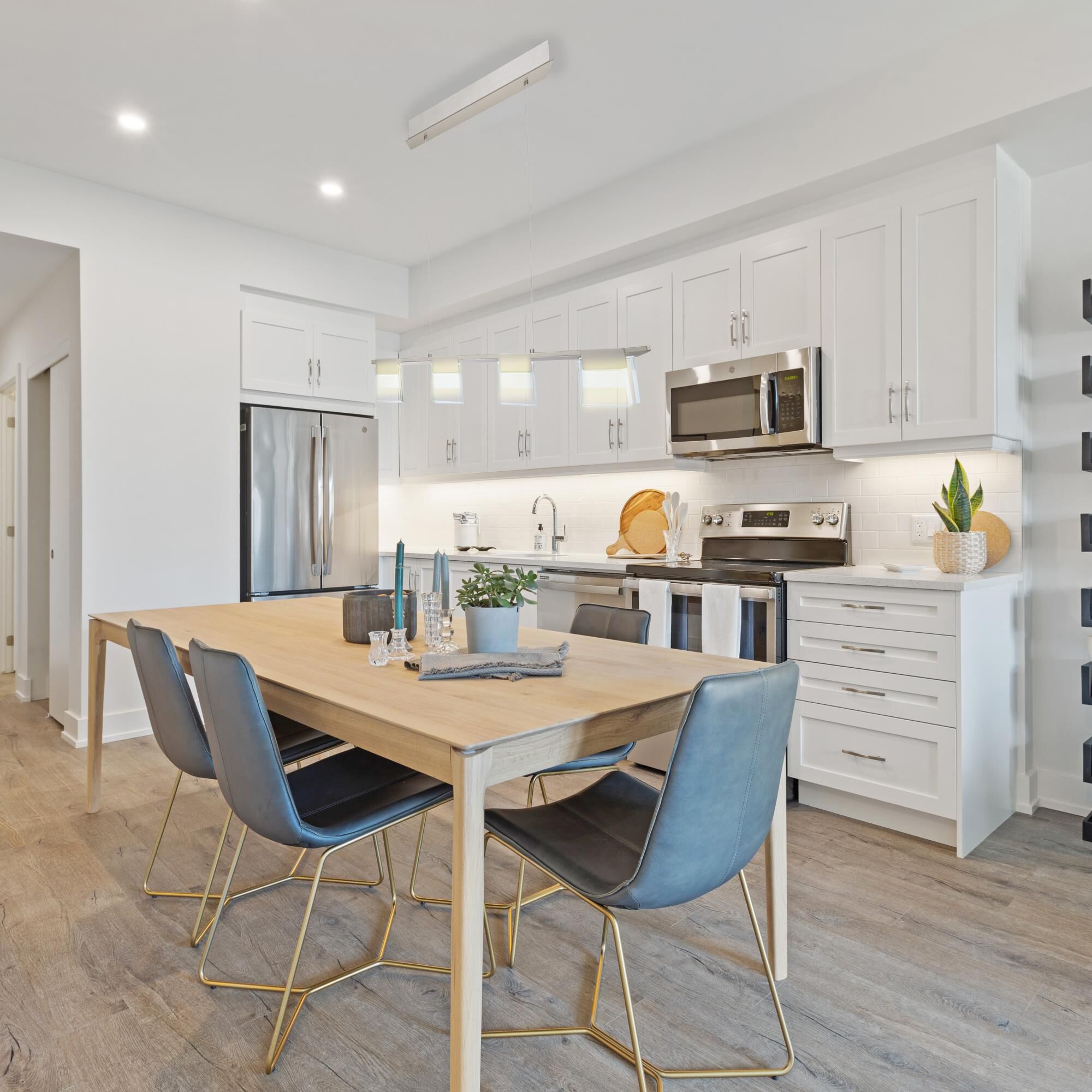 Vicino 29 Inch 4 Light LED Linear Suspension Light by Eglo Lighting