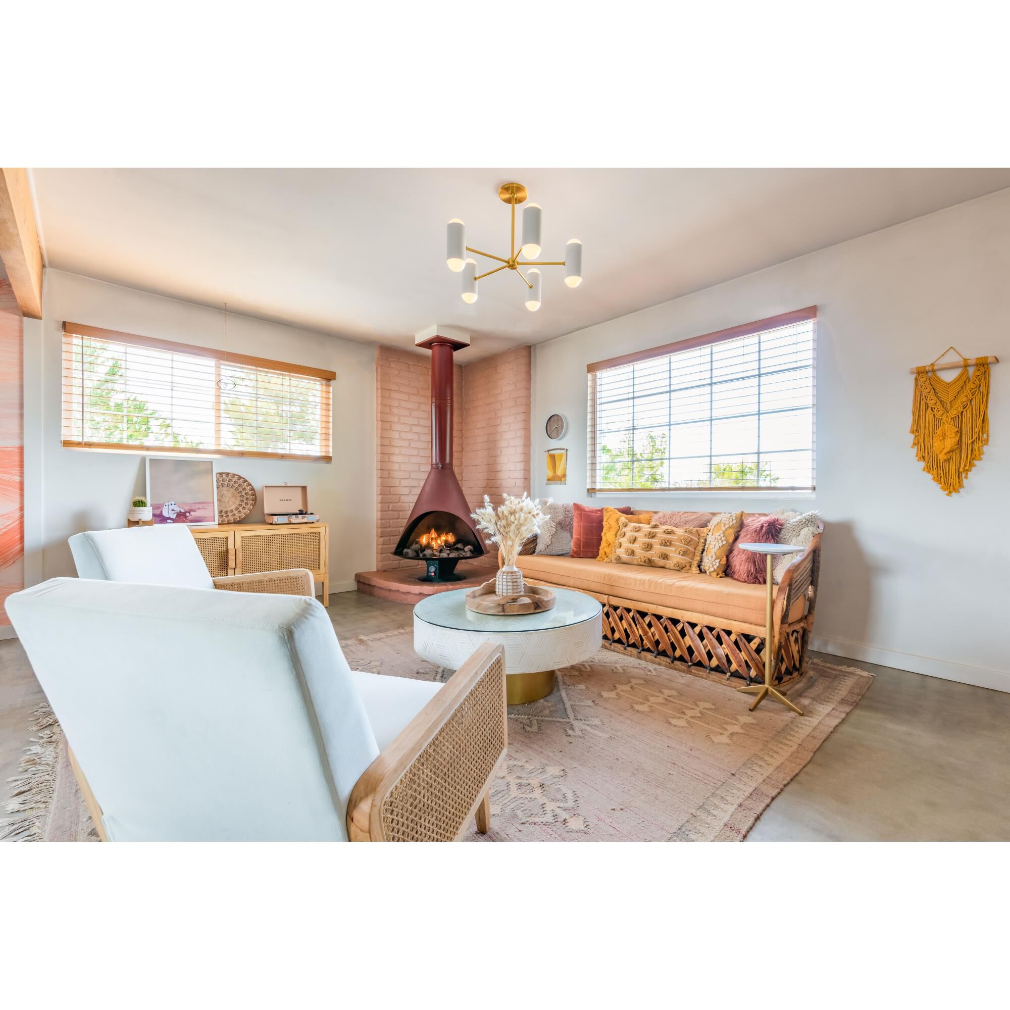 Shown in Aged Brass And Soft White Combo finish