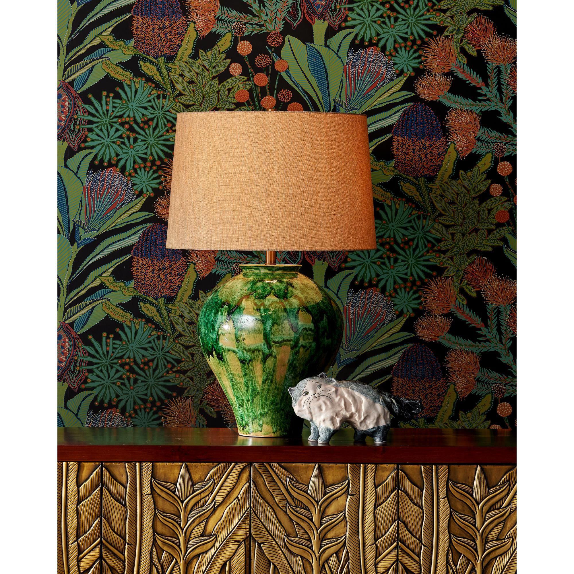 Shown in Green finish and Cuban Sandpaper/Hardback/Rolled Edge shade