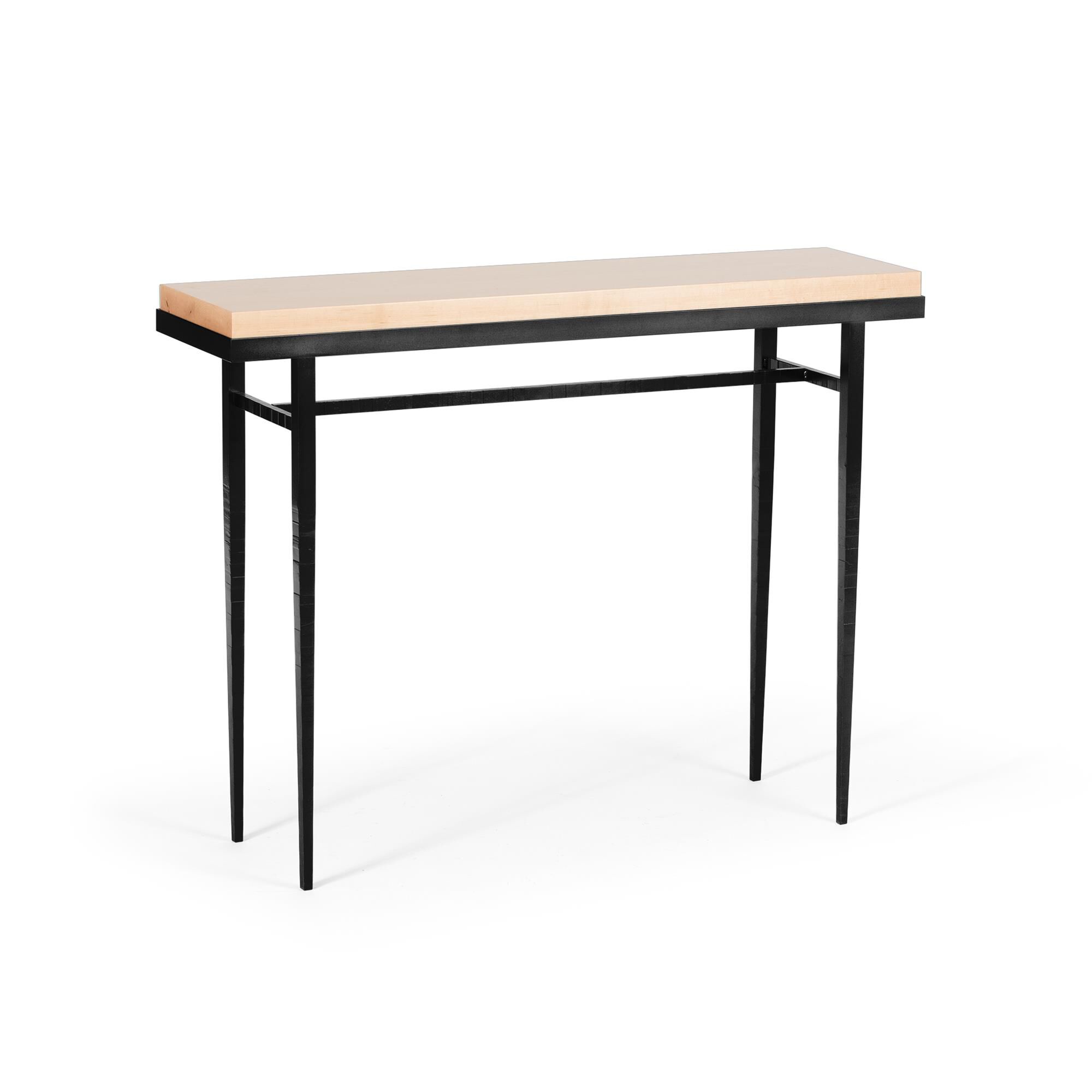 Shown in Black finish and Maple Natural accent
