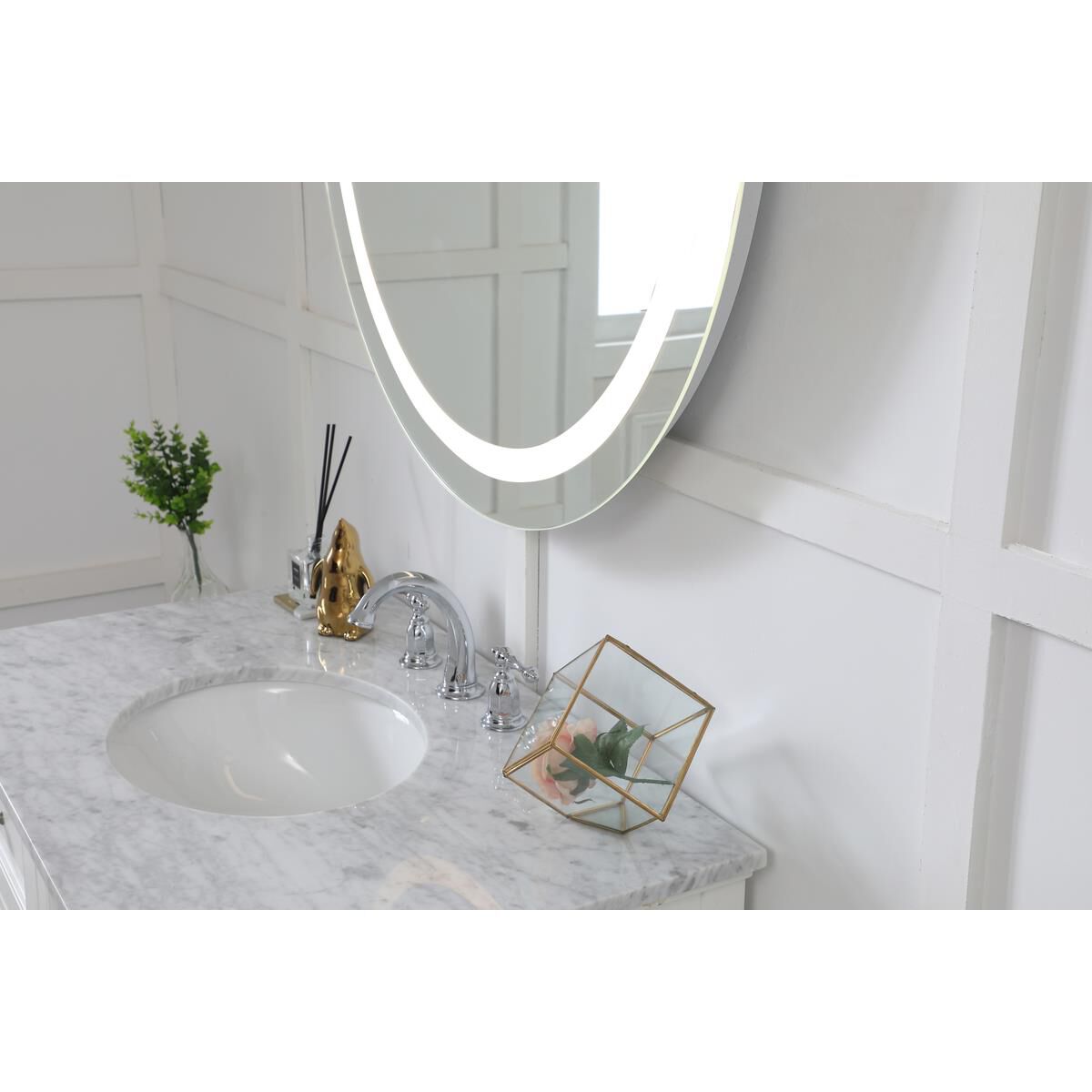 Shown in Glossy  White finish