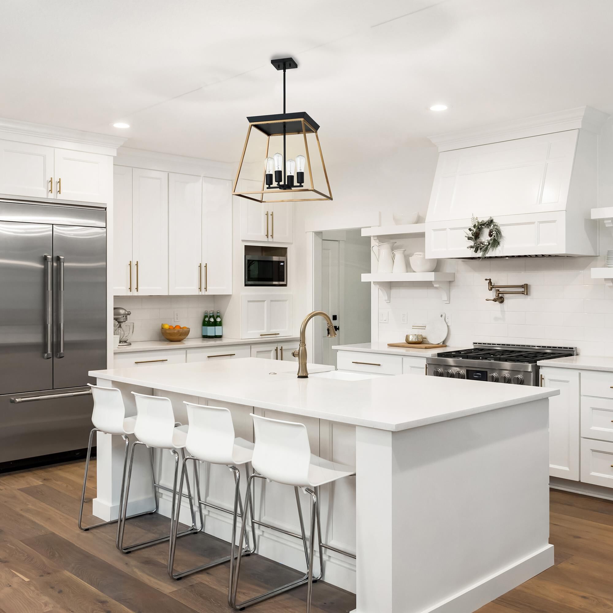 Shown in Brushed Gold and Matte Black finish