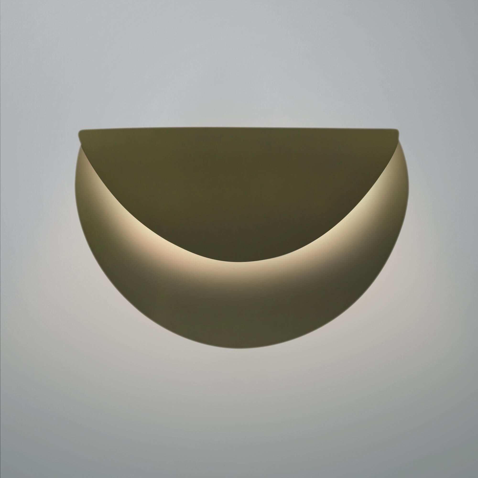 Shown in Matte Green finish and Matte Green shade