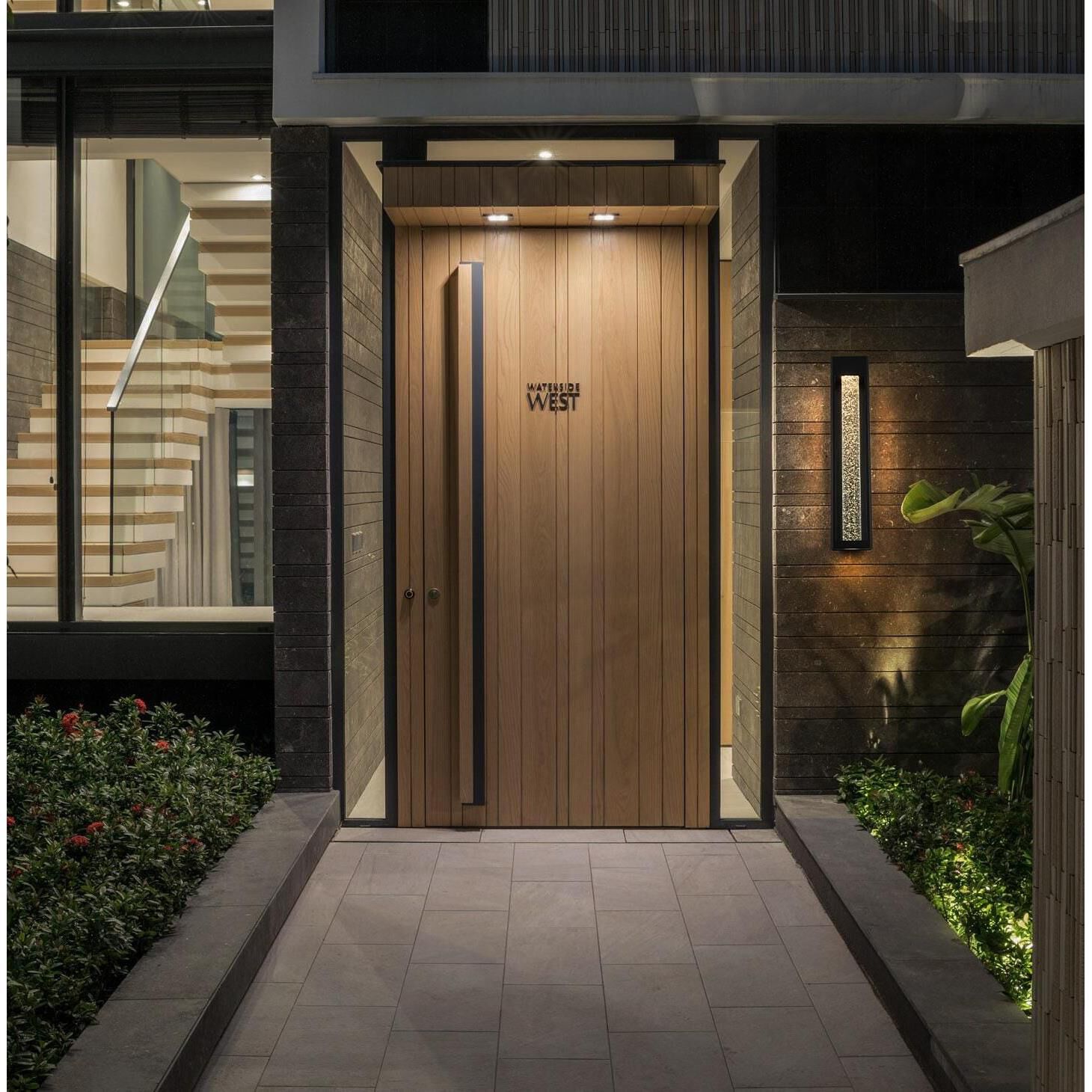 Shown in Black finish and Clear glass