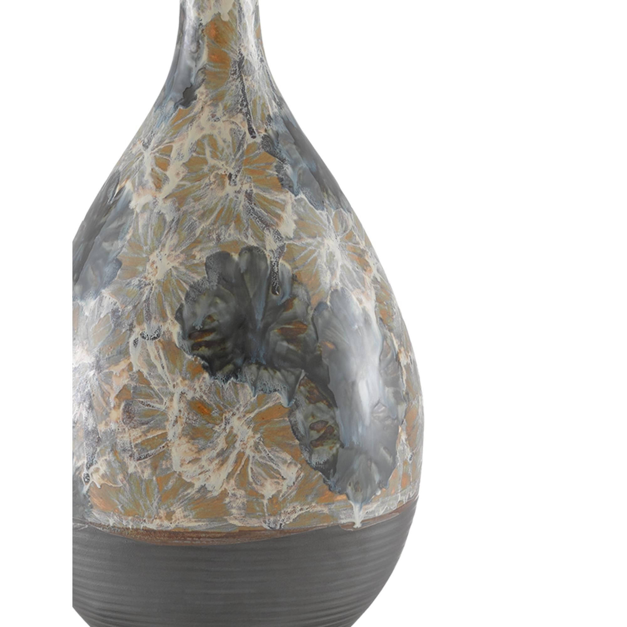 Shown in Cream/Blue/Brown finish and Natural Linen shade