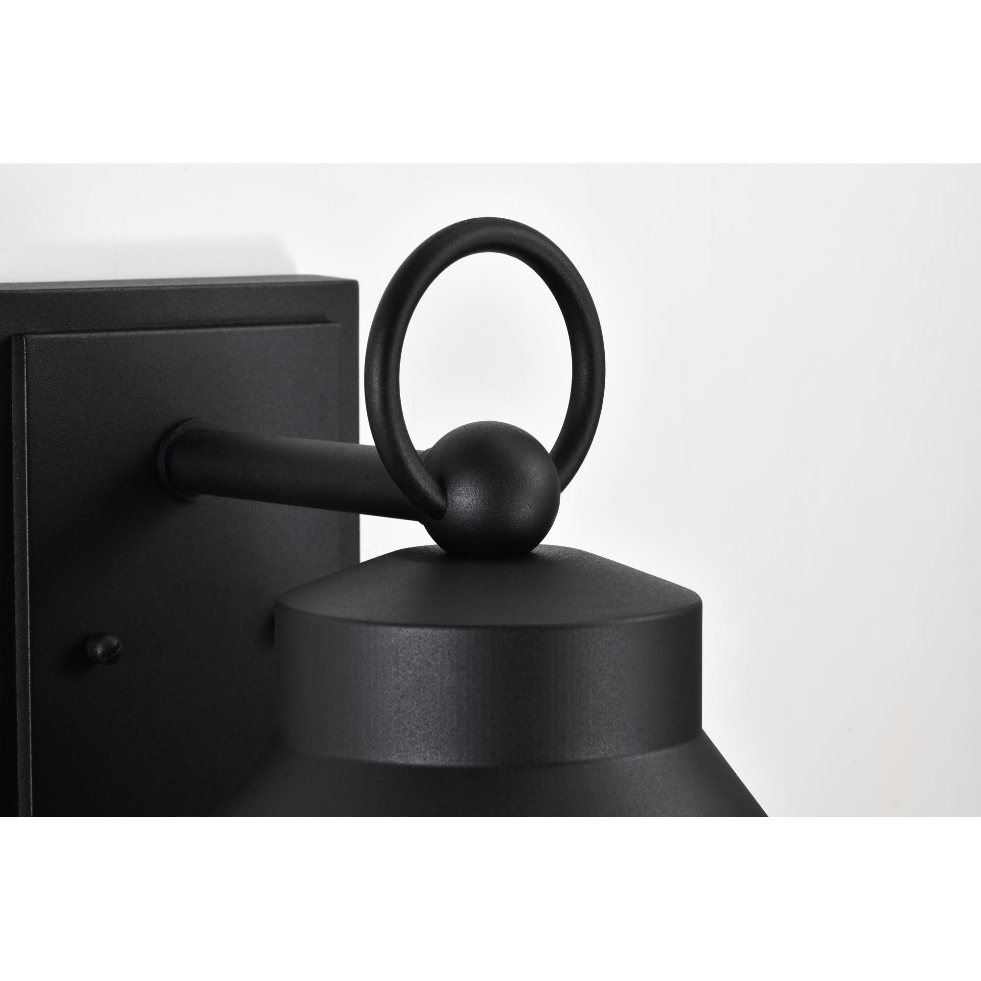 Shown in Matte Black finish and Clear Seeded glass