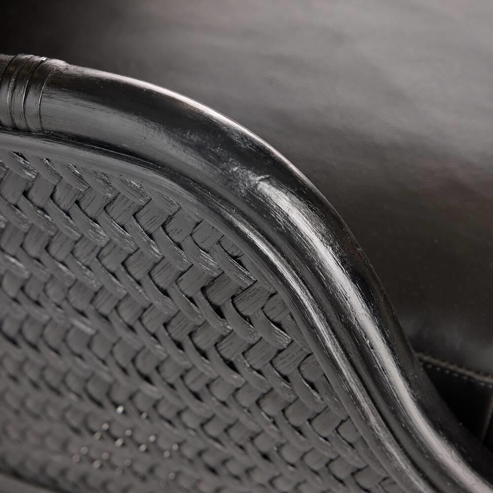 Shown in Noir finish