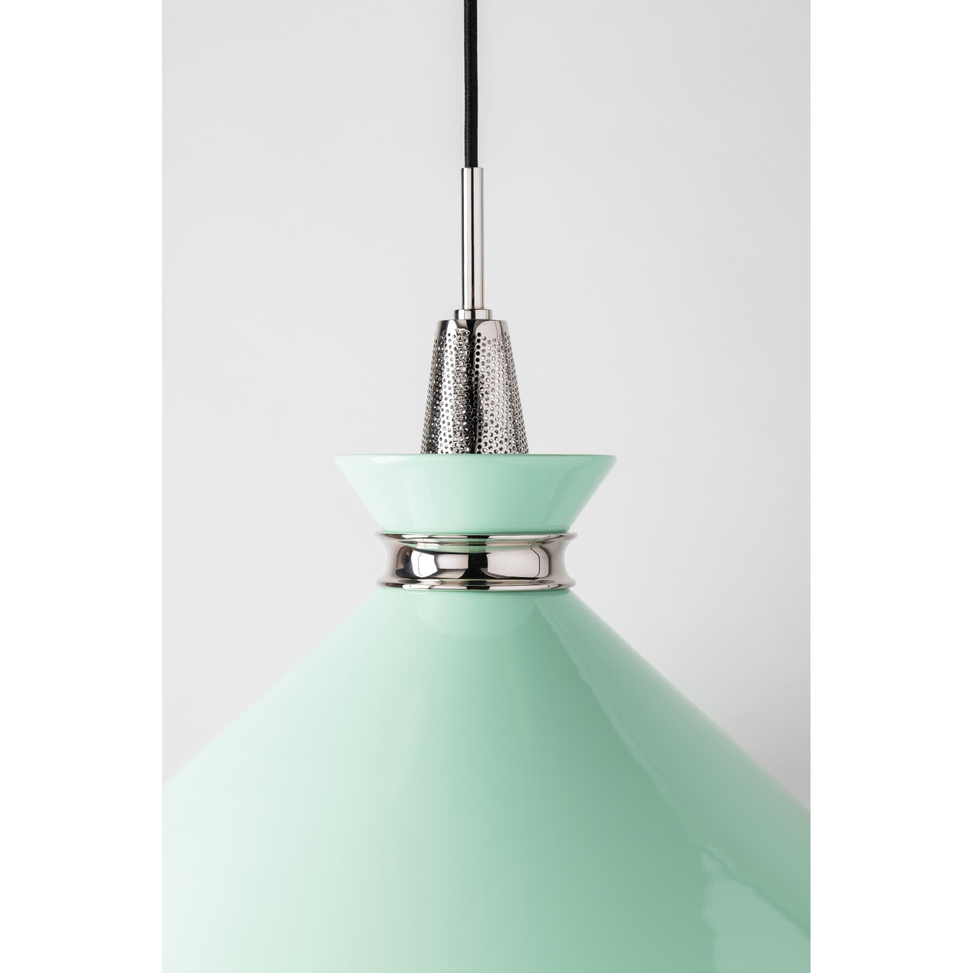 Shown in Polished Nickel-Mint finish and Mint Metal shade