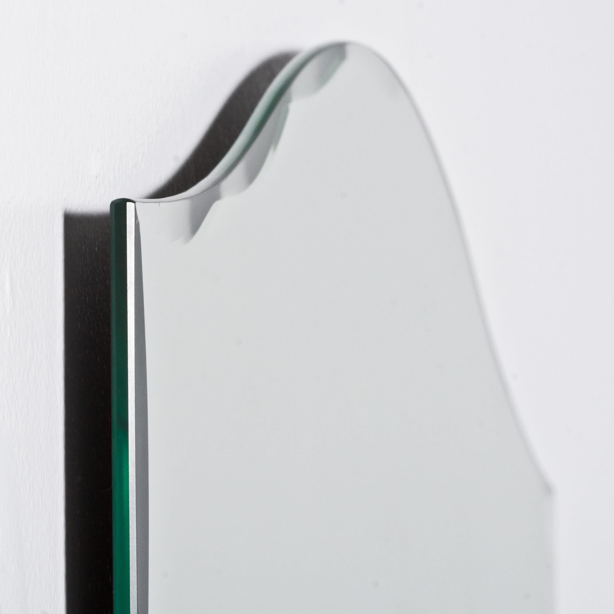 Shown in Mirror finish