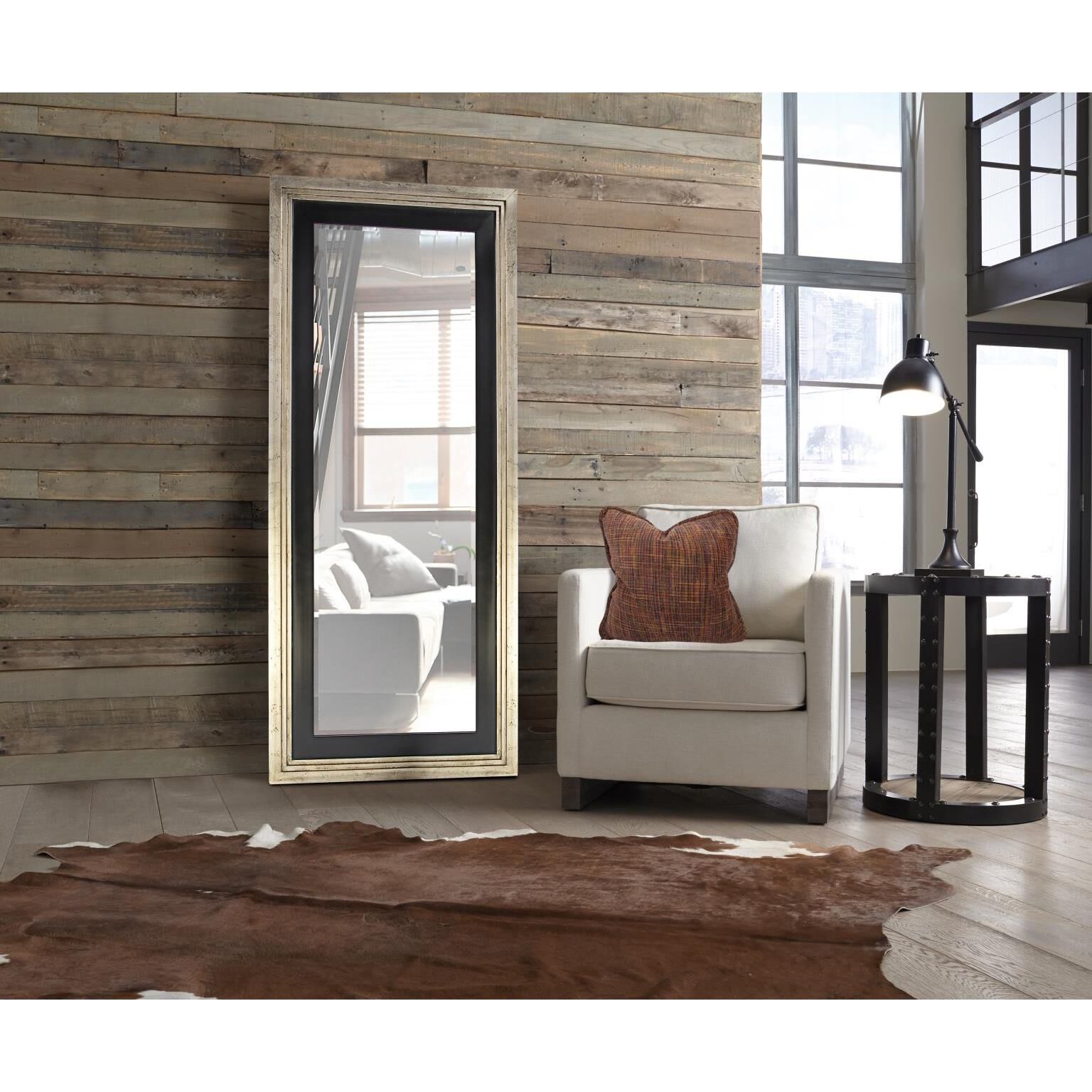 Shown in Smooth Black Inset finish