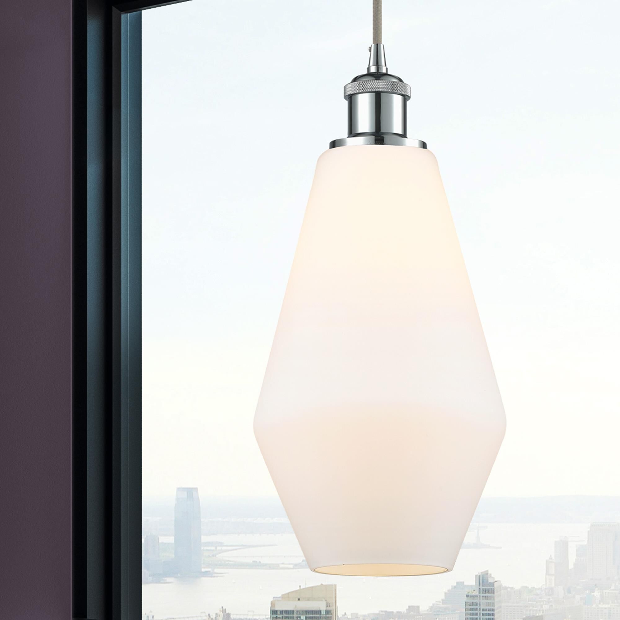 Shown in Polished Chrome finish and Matte White glass