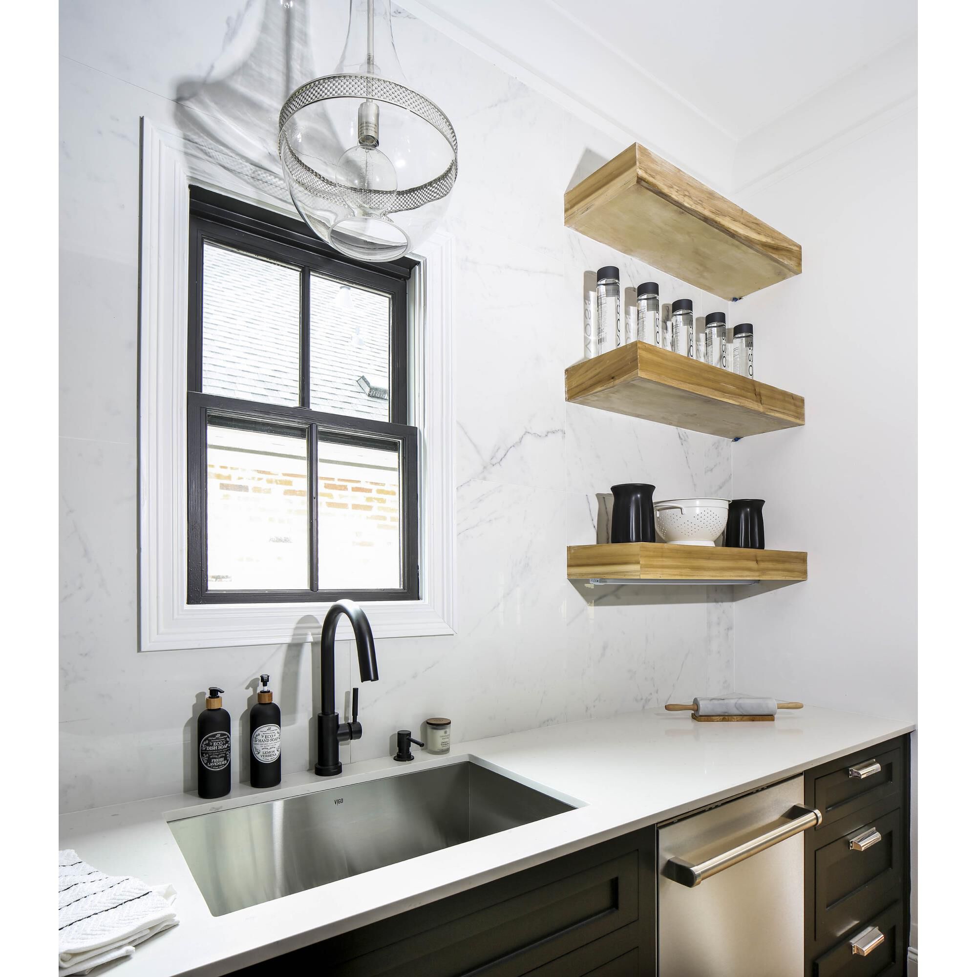 Shown in Polished Nickel finish and Clear glass