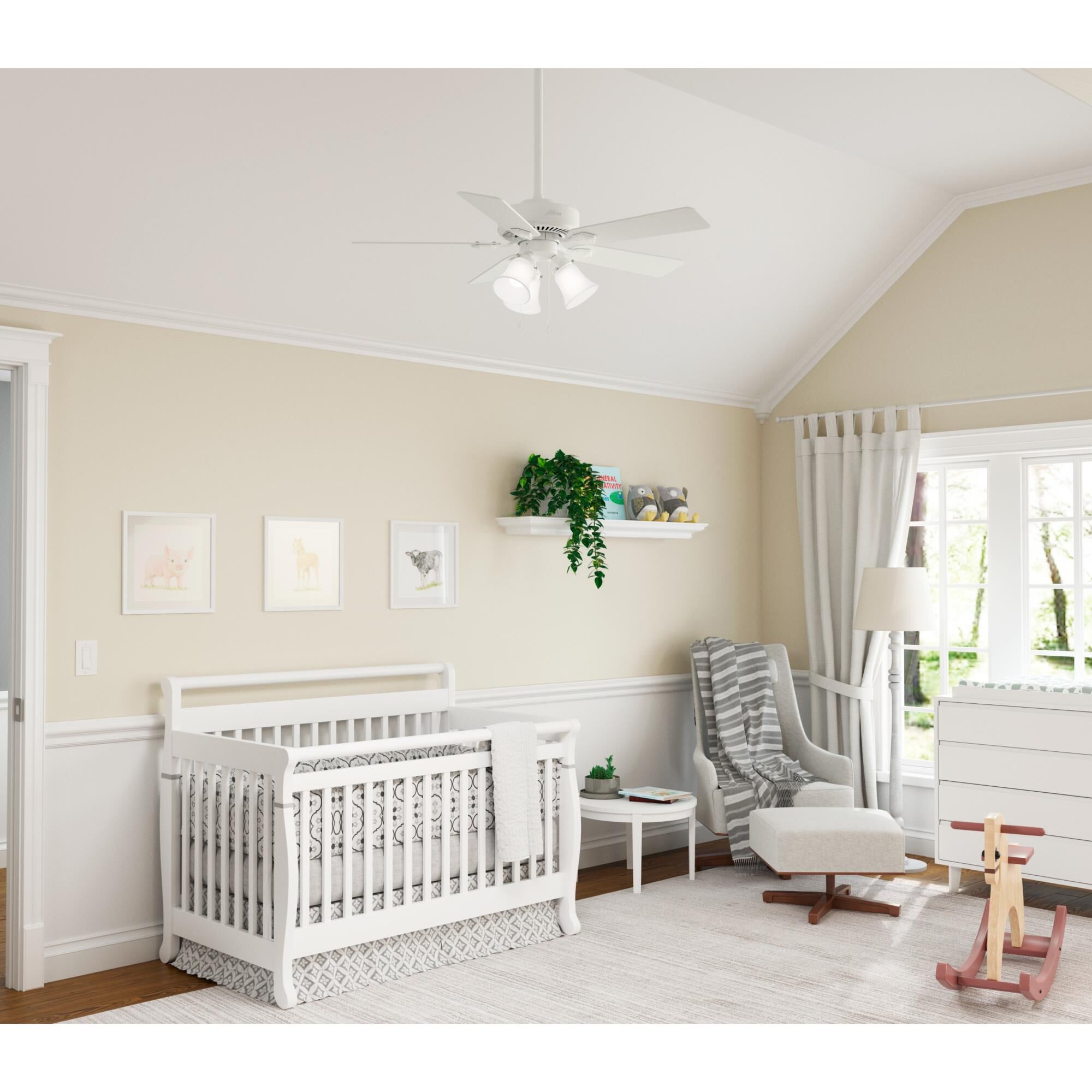 Shown in Fresh White finish and Clear Frosted glass