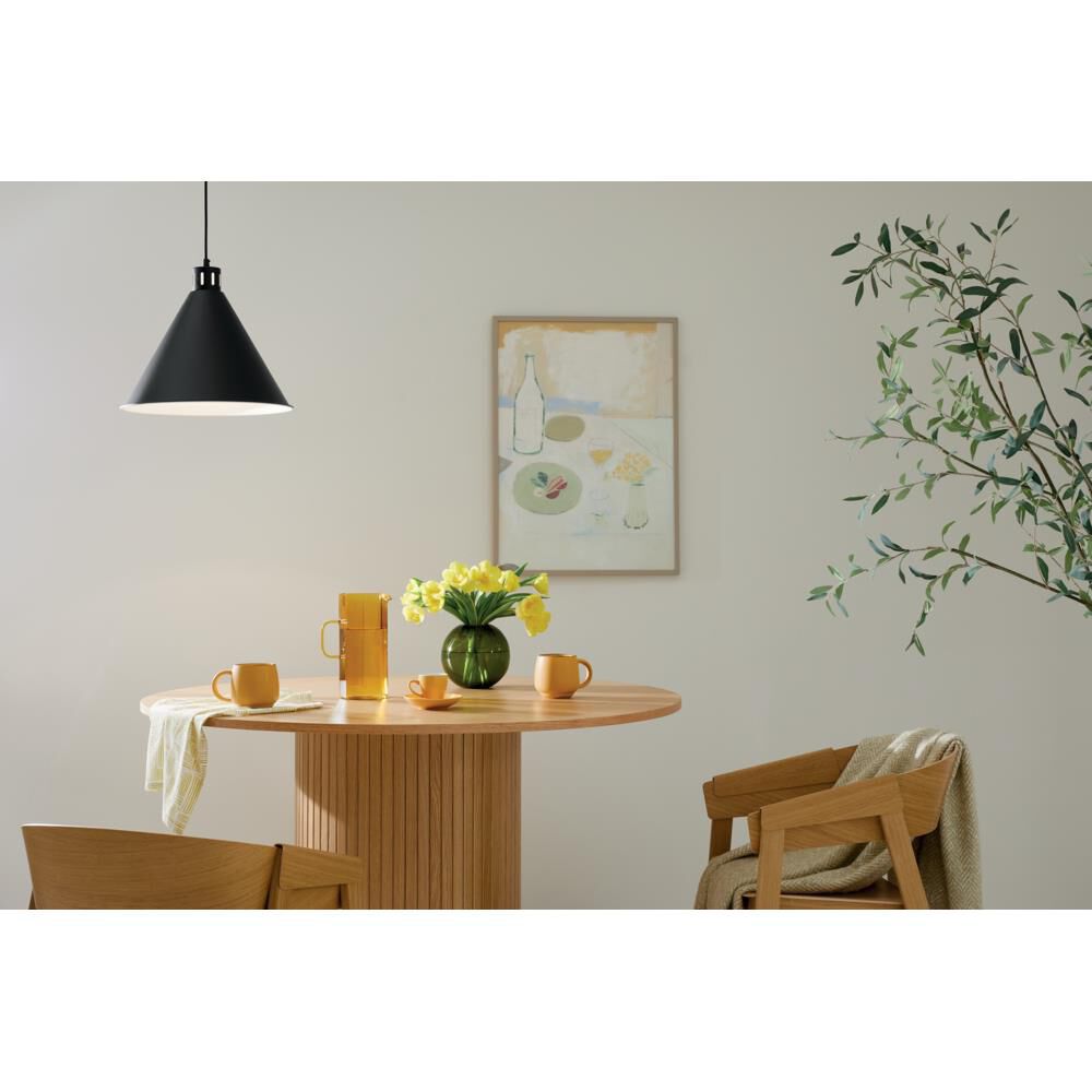 Shown in Black finish and Metal,Tapered,Smooth shade