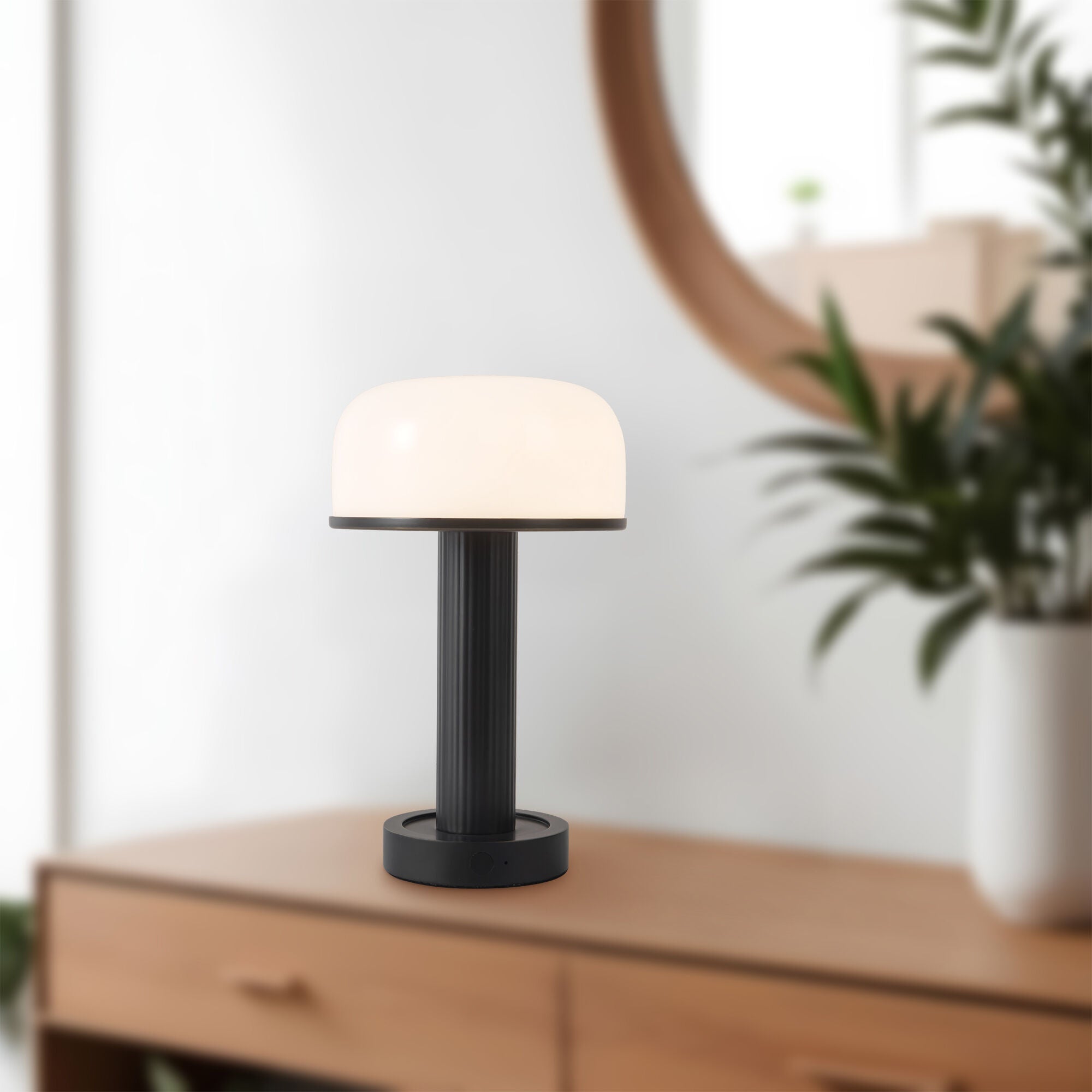 Shown in Urban Bronze finish and Glossy Opal glass