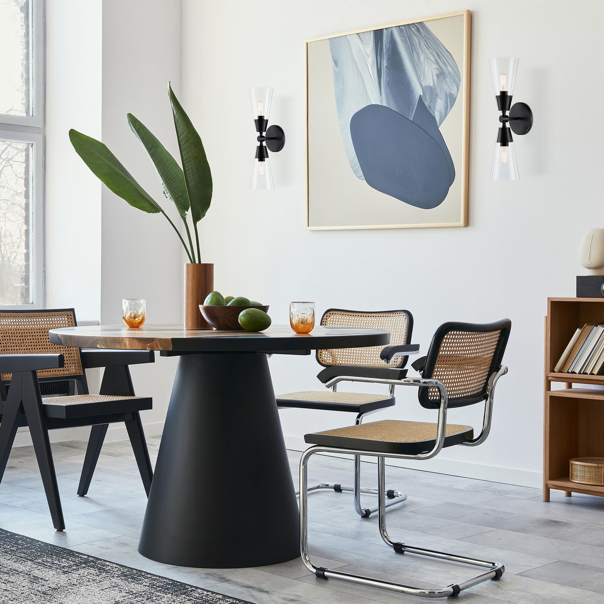 Shown in Matte Black finish and Clear glass