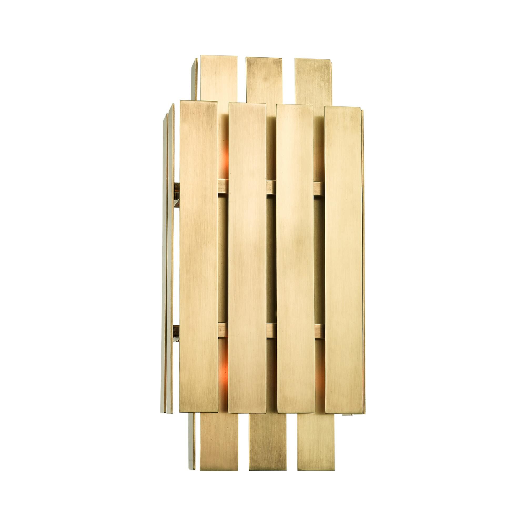 Shown in Natural Brass finish and Natural Brass Metal shade