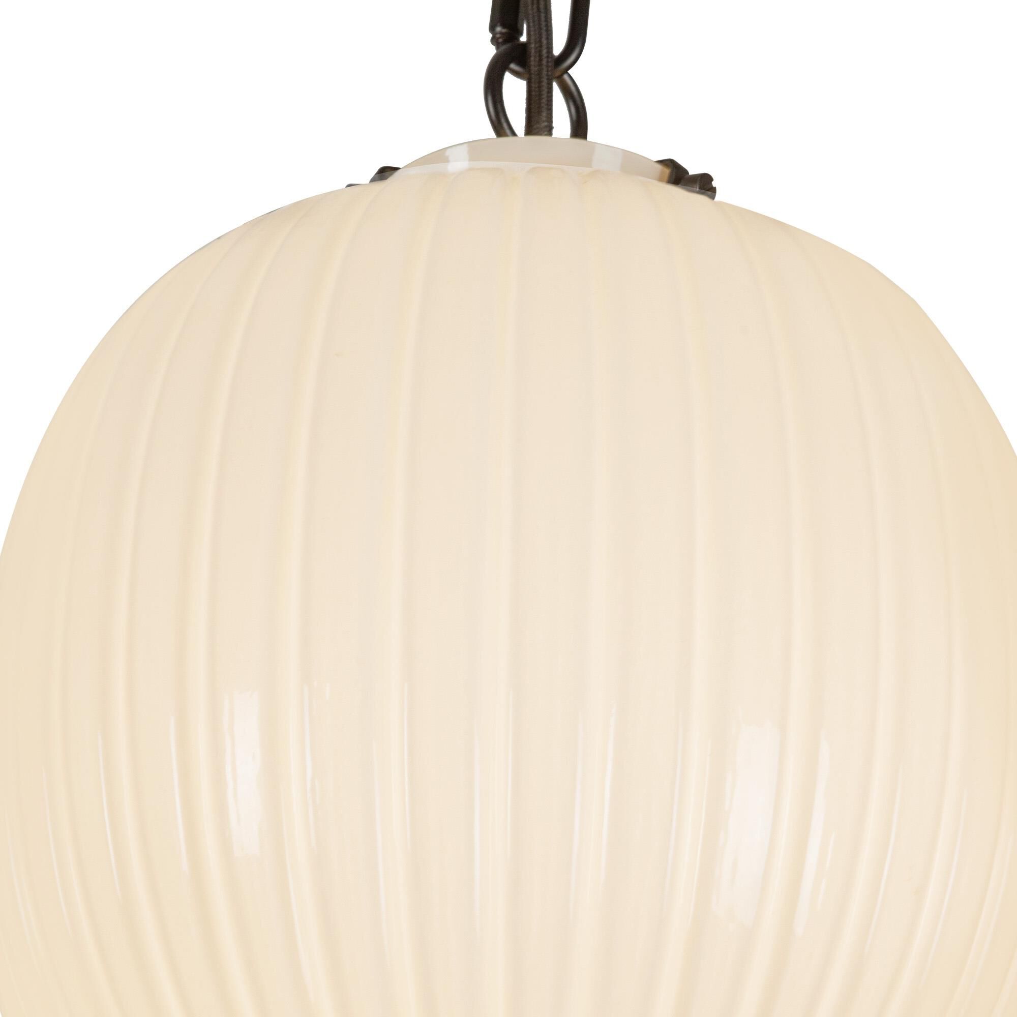 Shown in Matte Black finish and Glossy Ribbed Opal glass